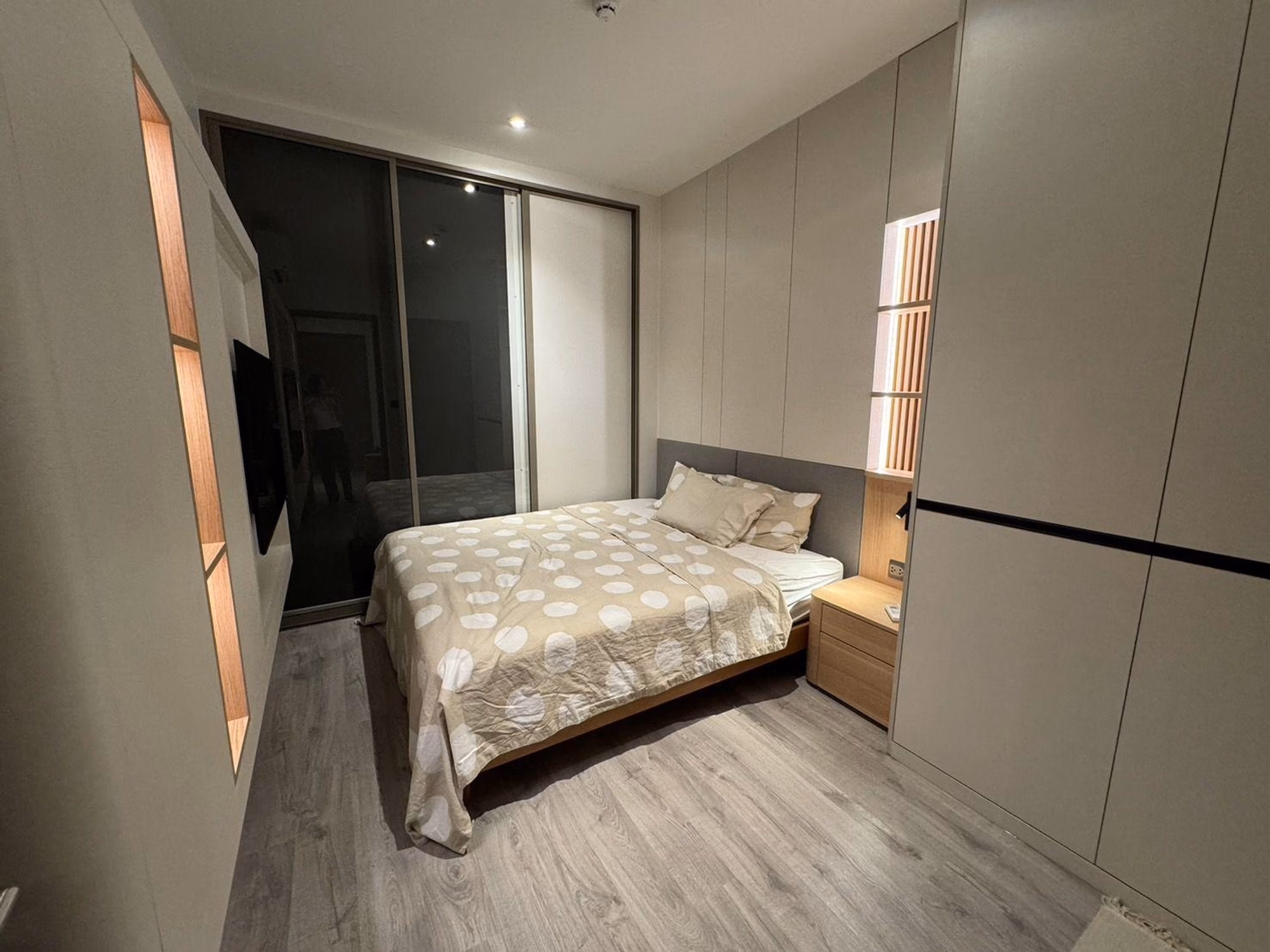 1 Bedroom Condo - Image 6
