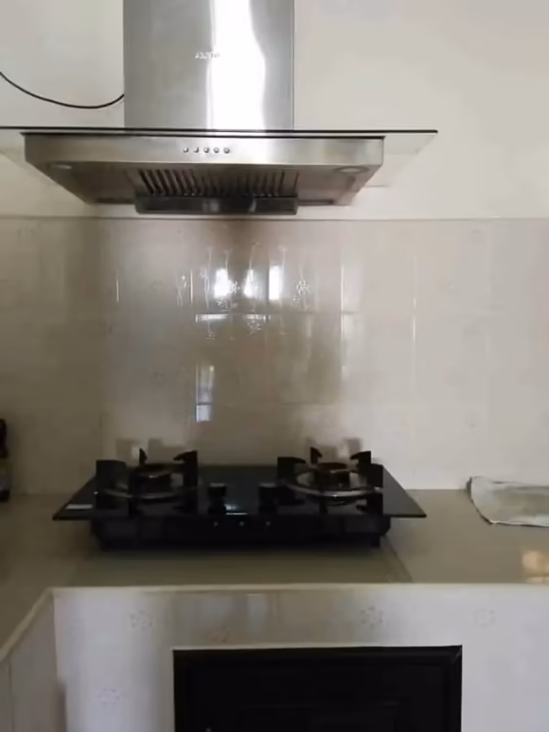 5 Bedroom House - Image 4