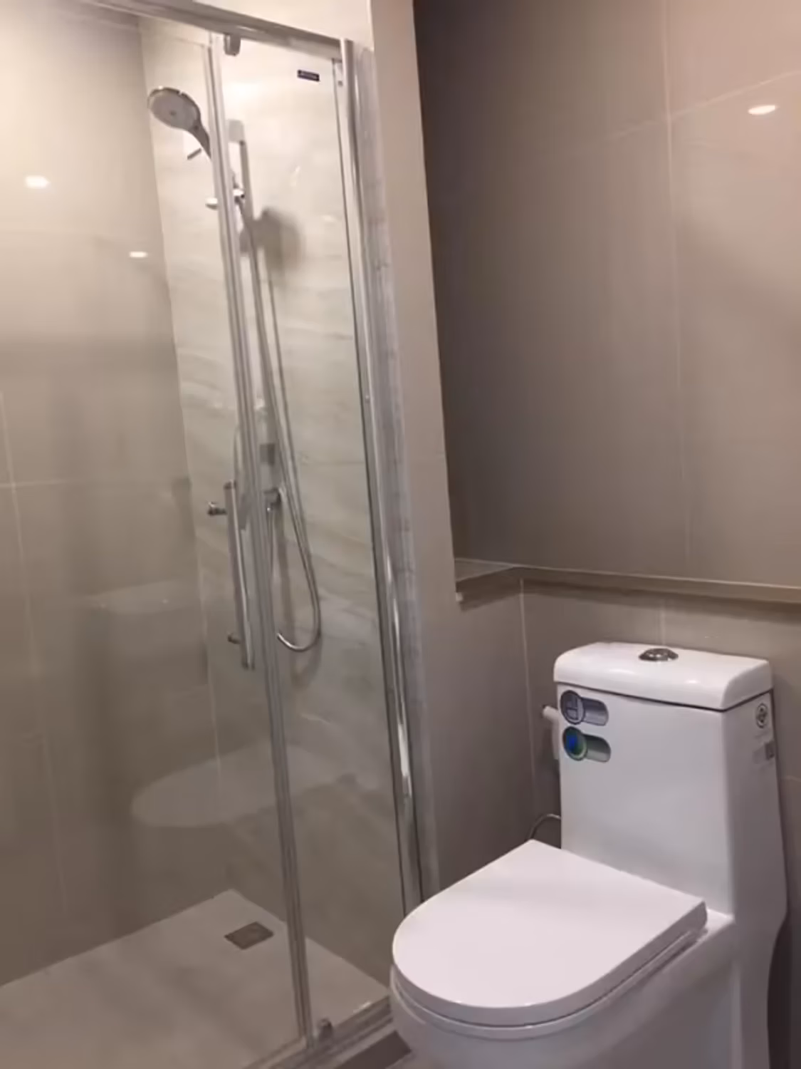 1 Bedroom Condo - Image 1