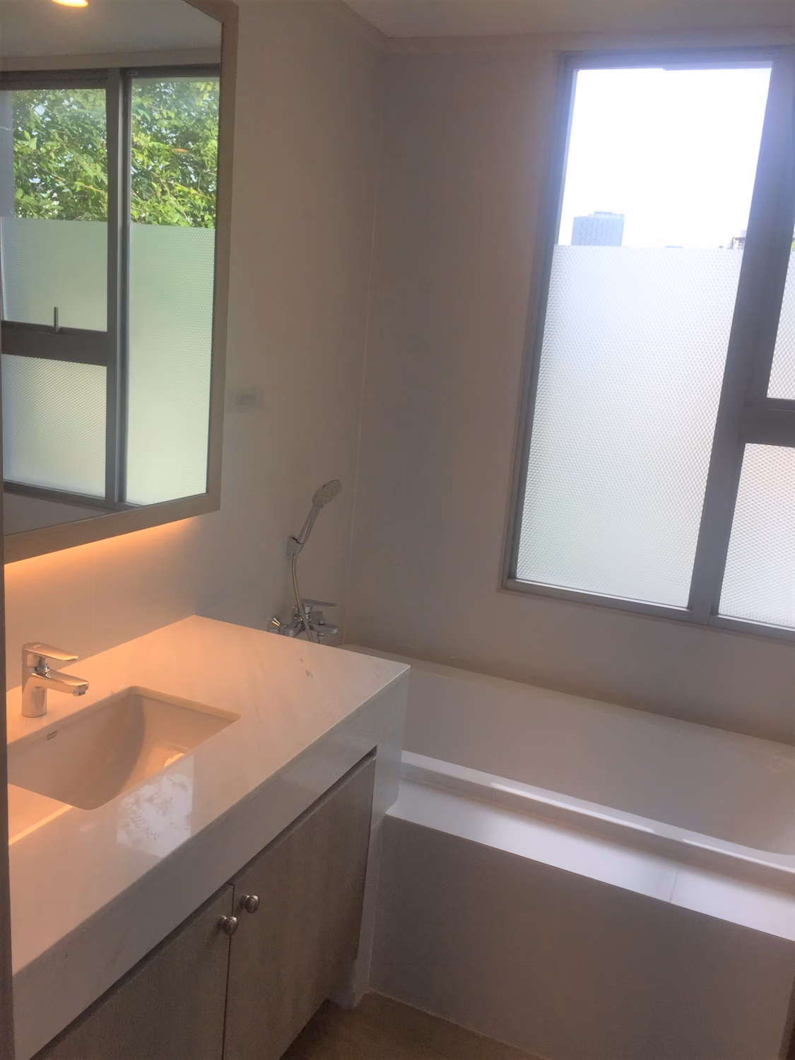 3 Bed Condo for Rent in Watthana - Image 11