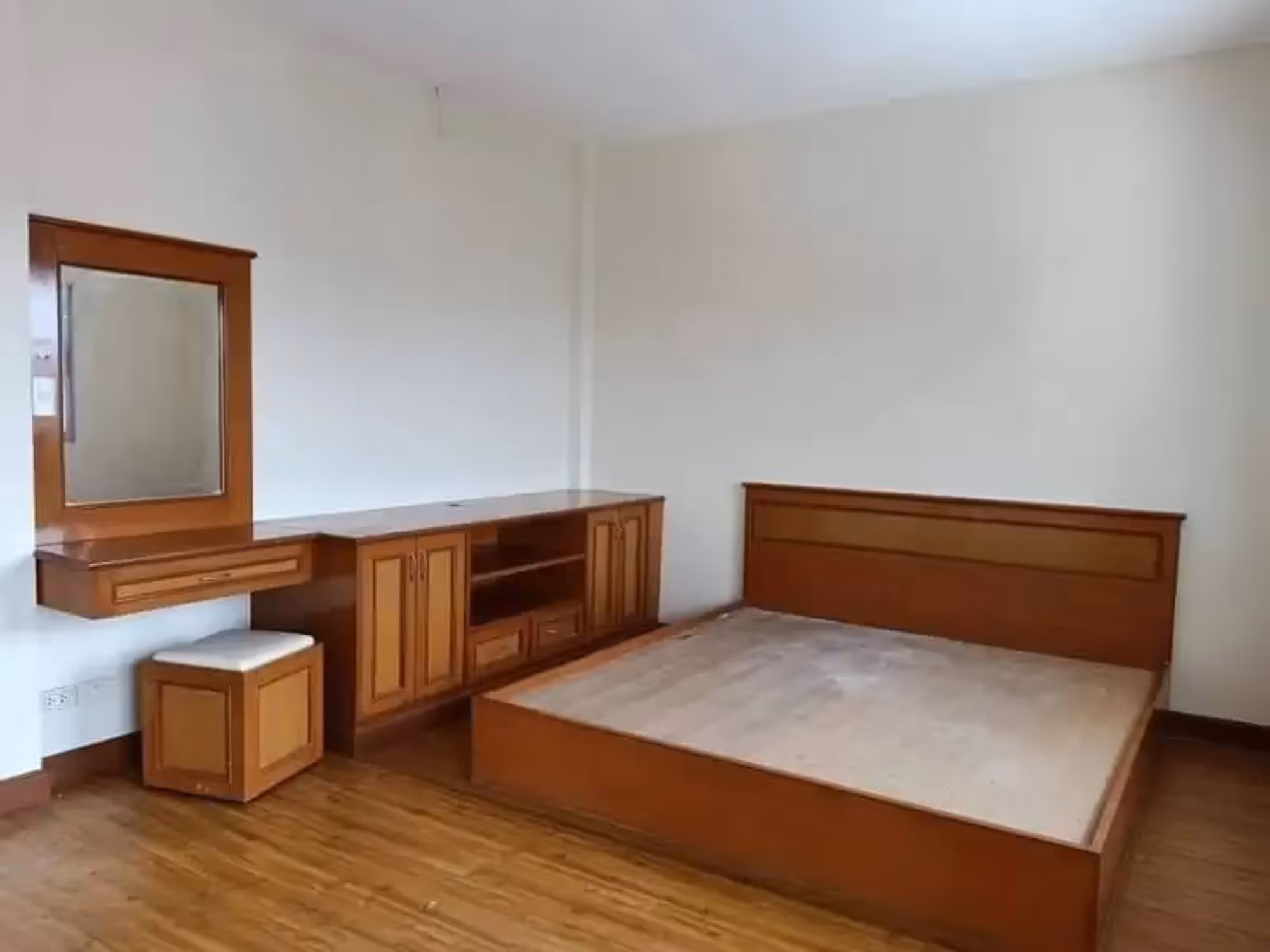 3 Bedroom House - Image 5