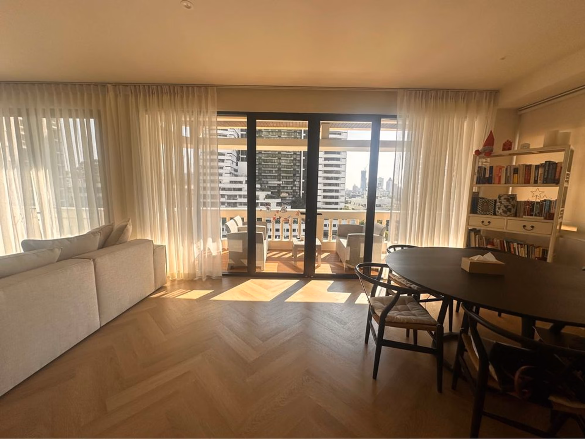 Condo - Image 1
