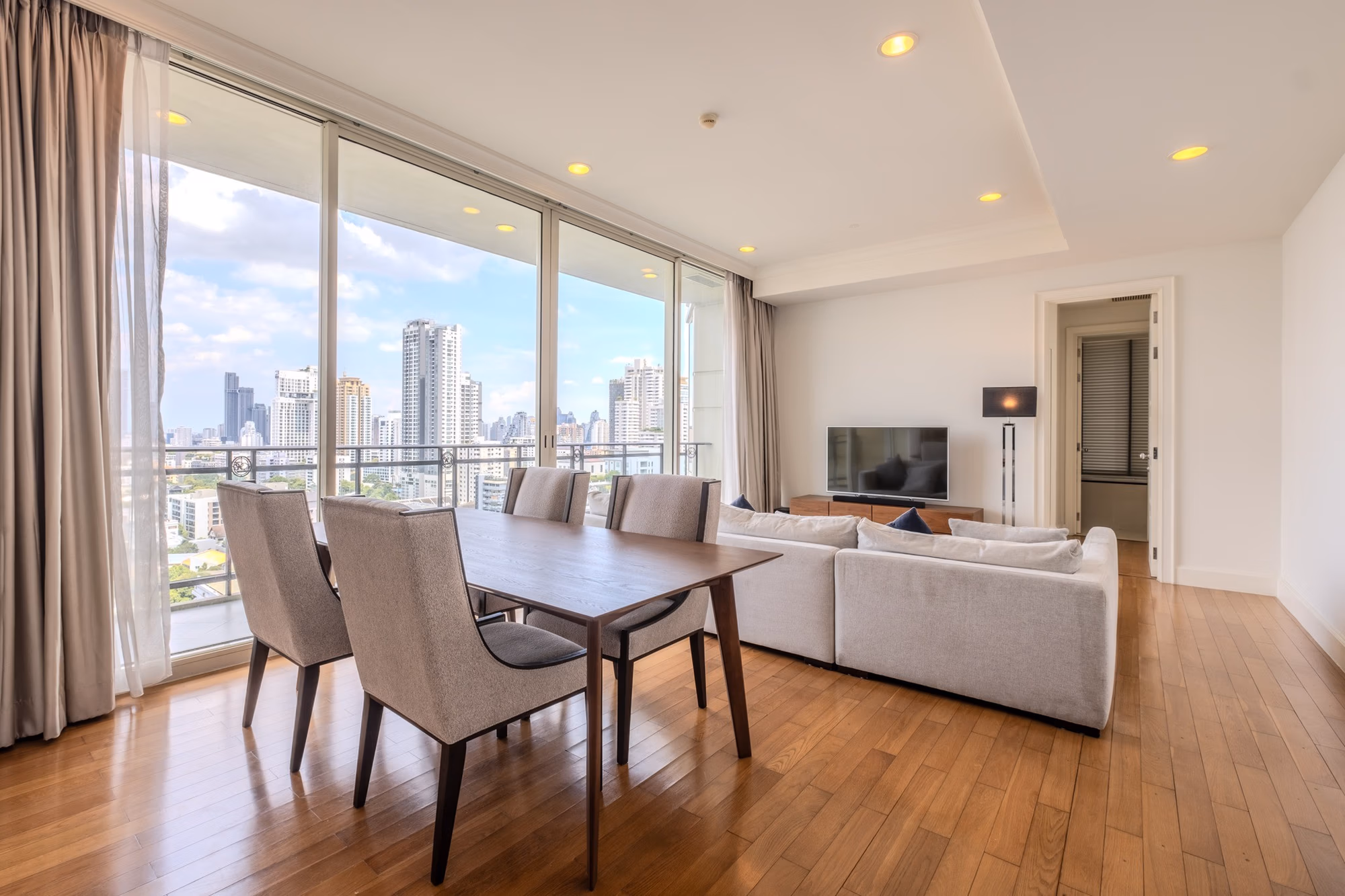 Condo - Image 2