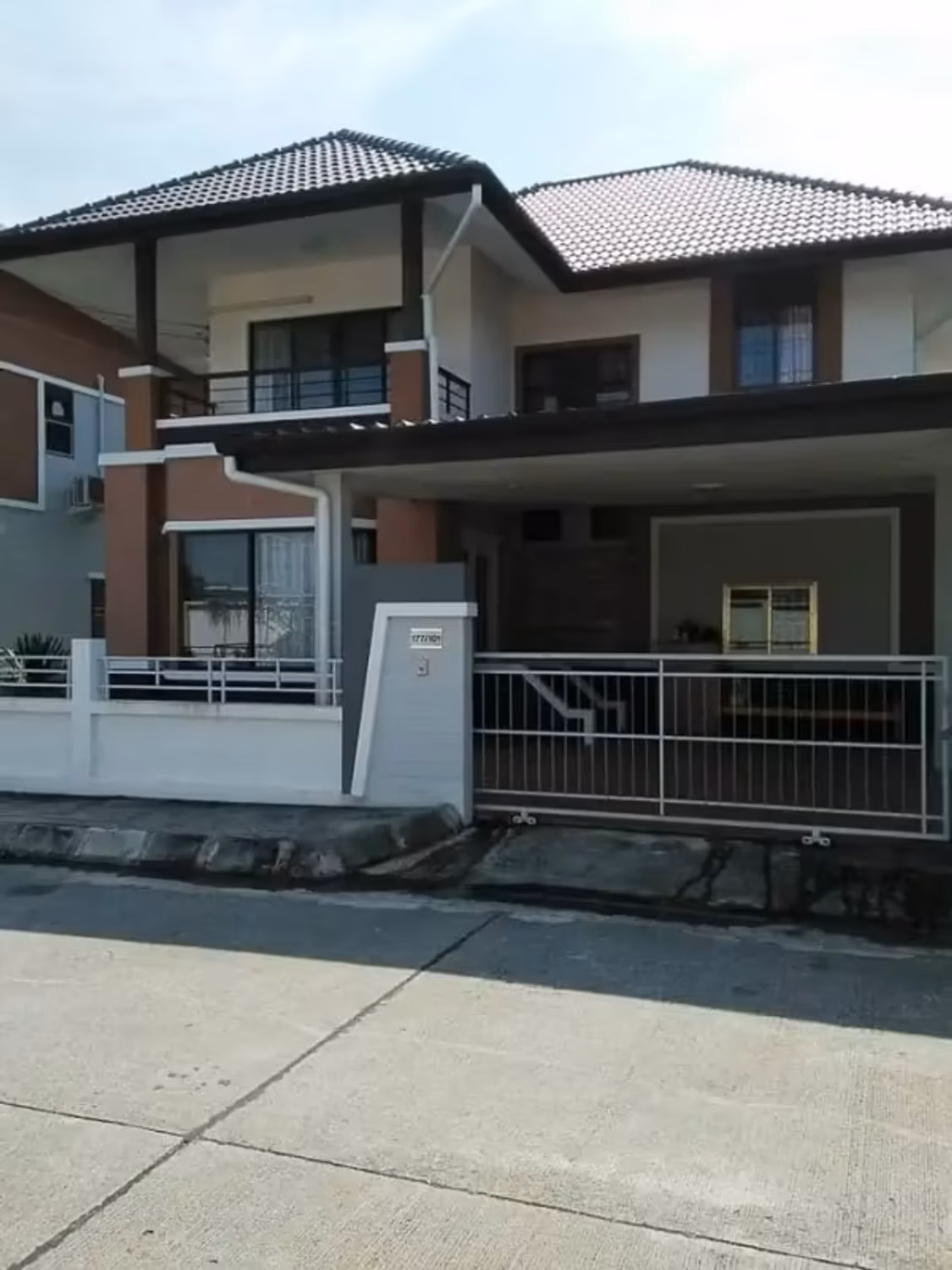 5 Bedroom House - Image 12