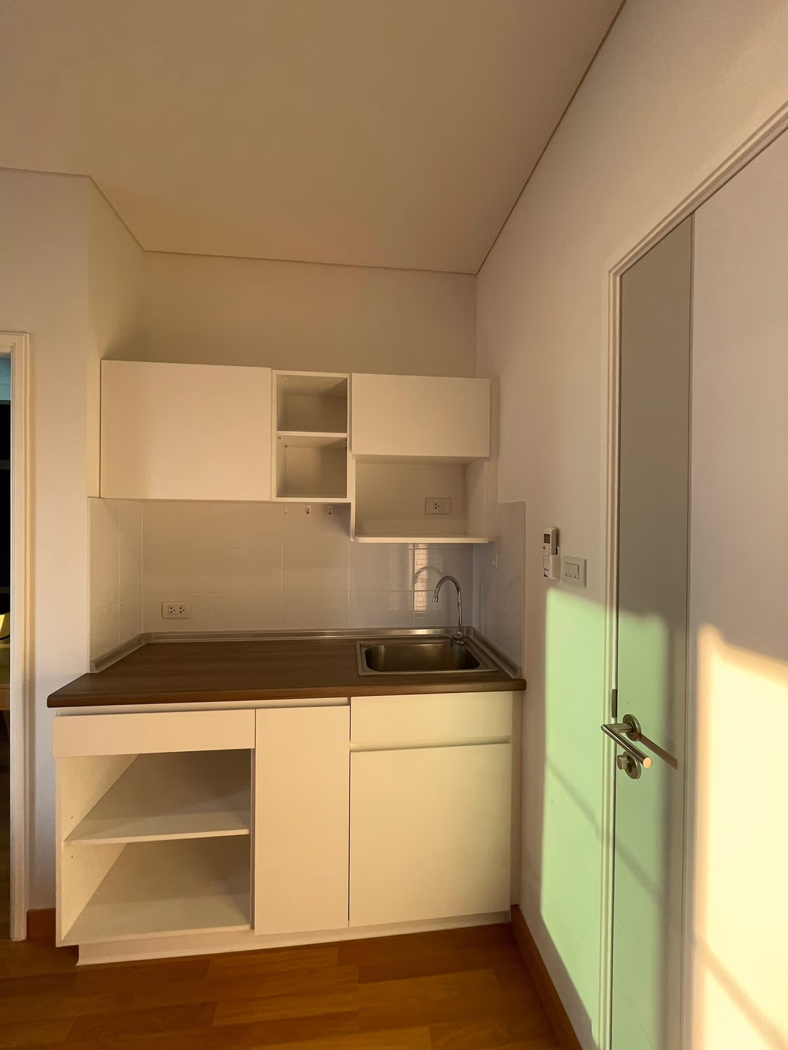1 Bed Condo for Sale in Bang Kho Laem - Image 11