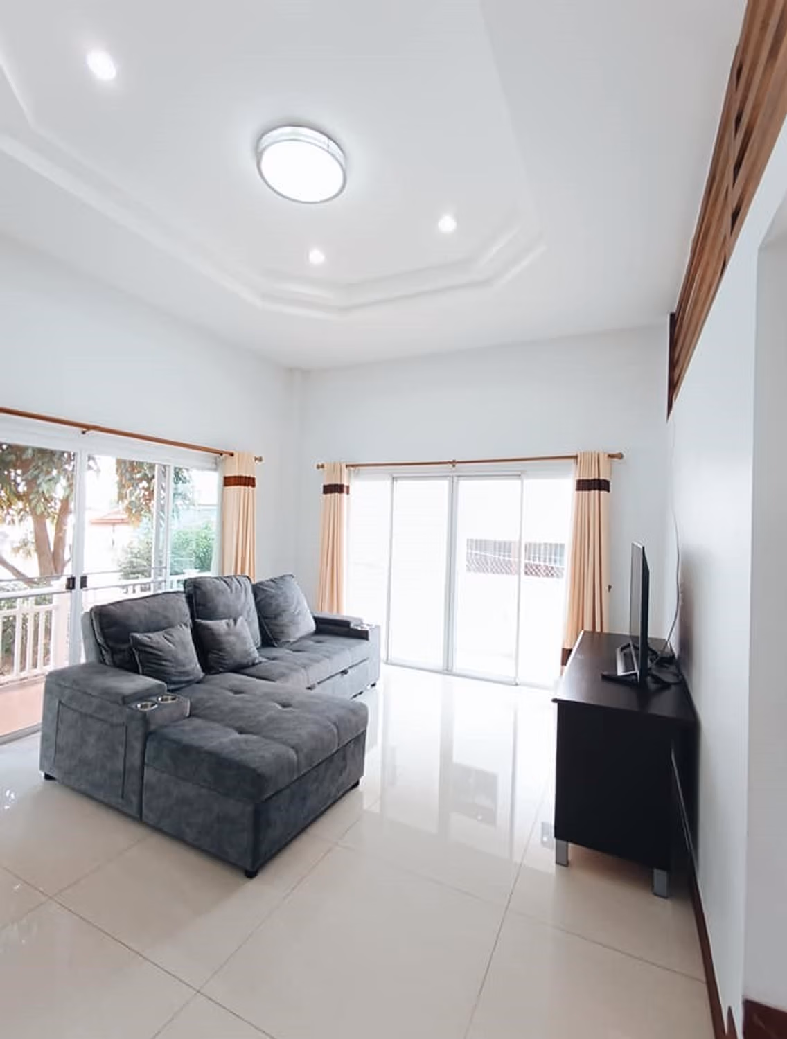 4 Bed House for Rent in Mueang Chiang Mai - Image 2