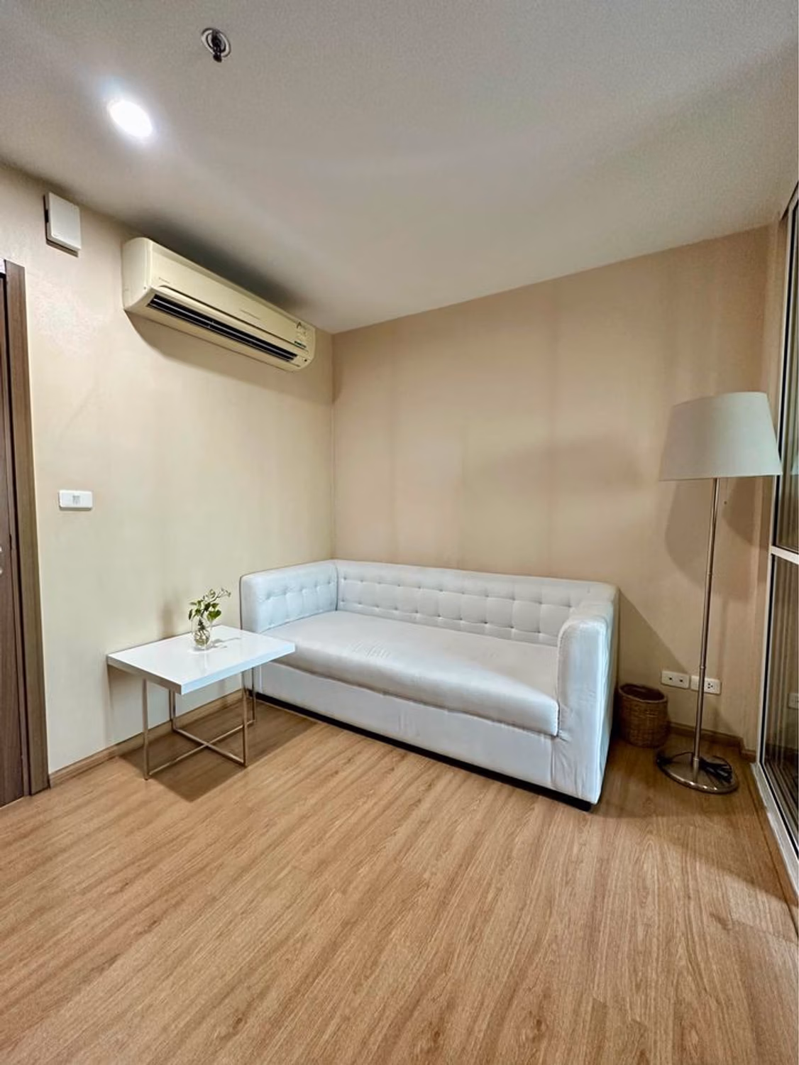 1 Bedroom Condo - Image 1
