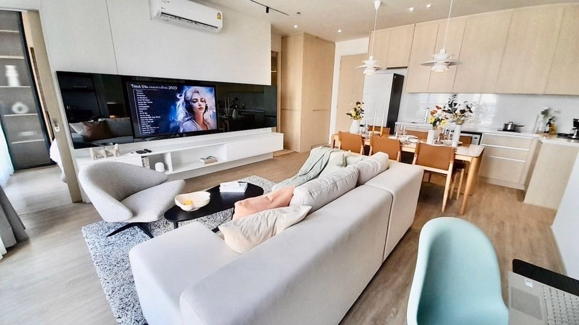 Condo - Image 1