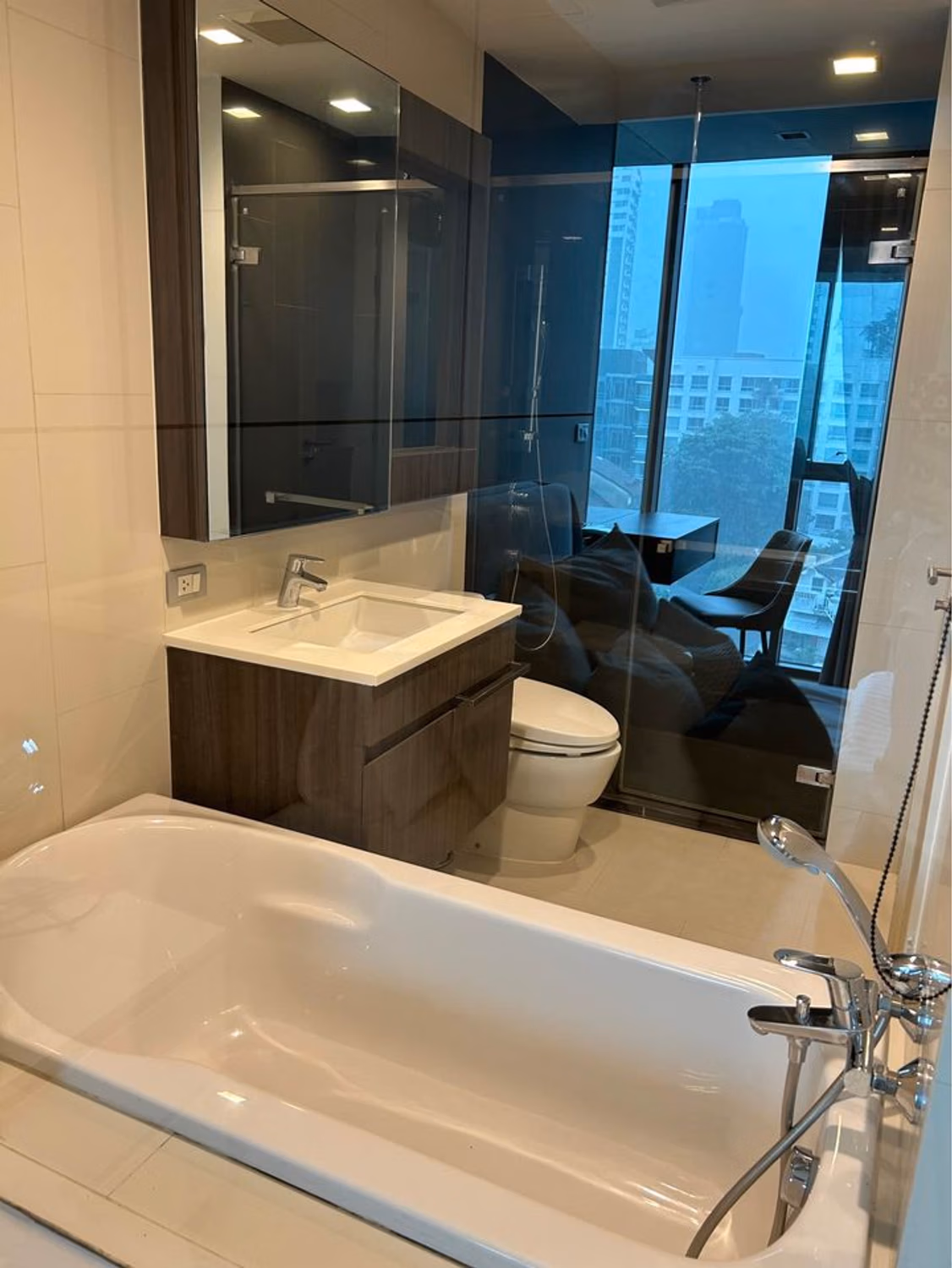 1 ห้องนอน Condo สำหรับ จำหน่าย ใน วัฒนา - Image 8