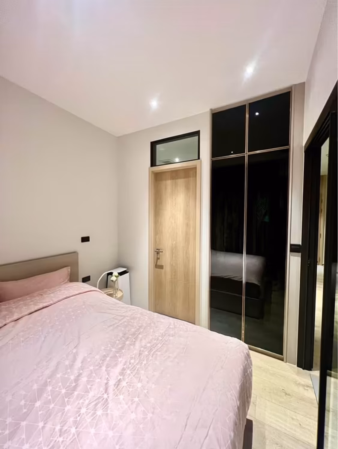 Condo - Image 7