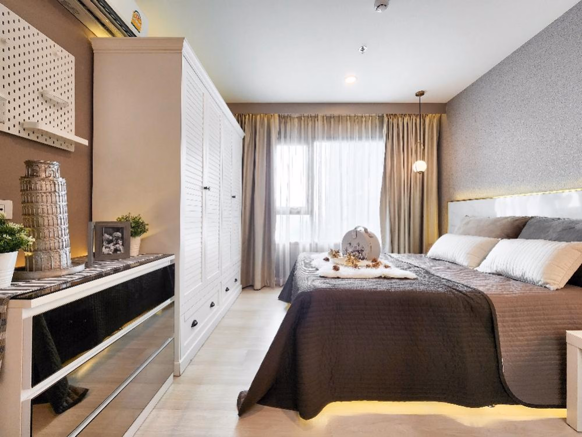 1 Bed Condo for Rent in Huai Khwang - Image 3