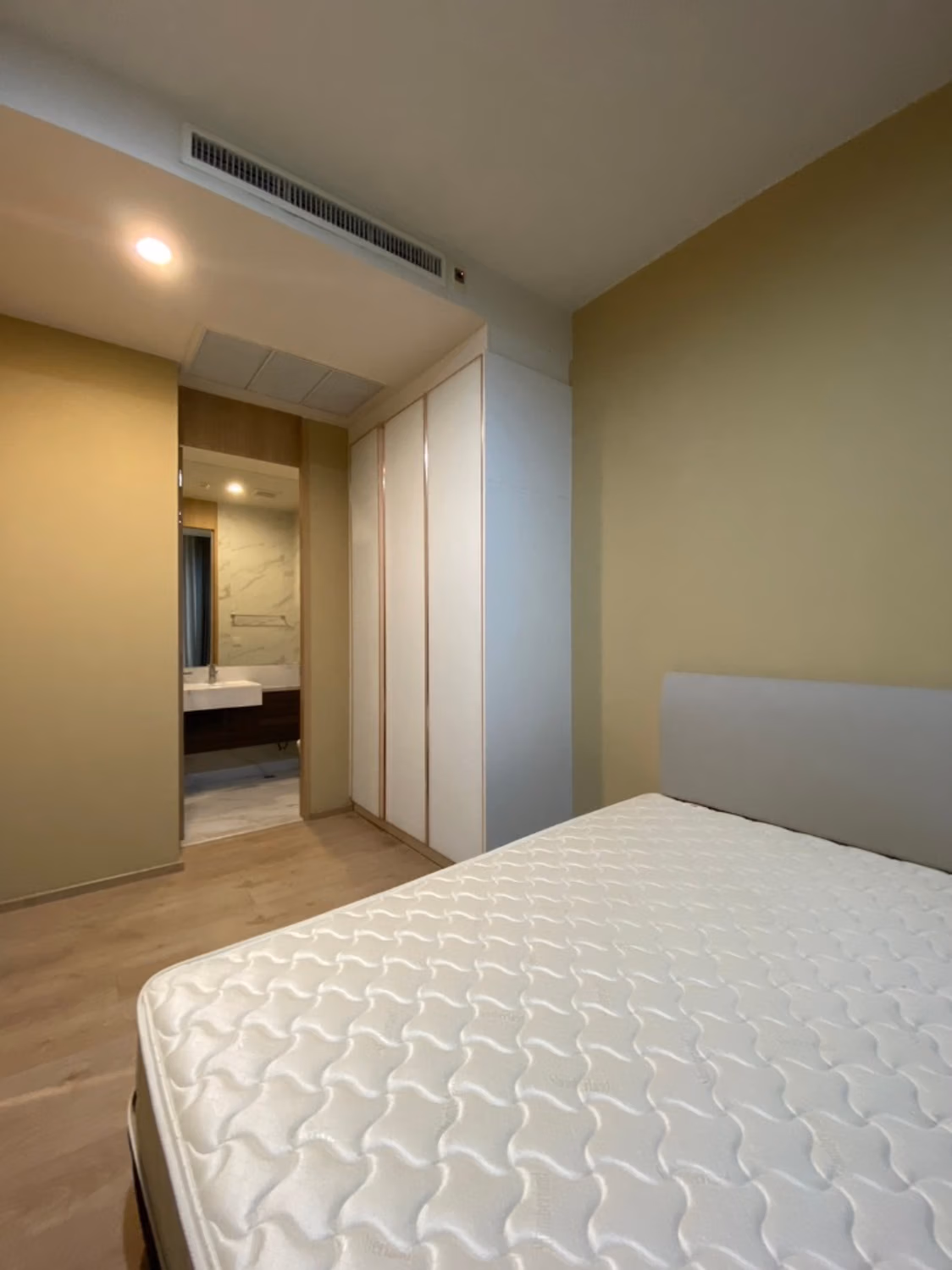 Condo - Image 10