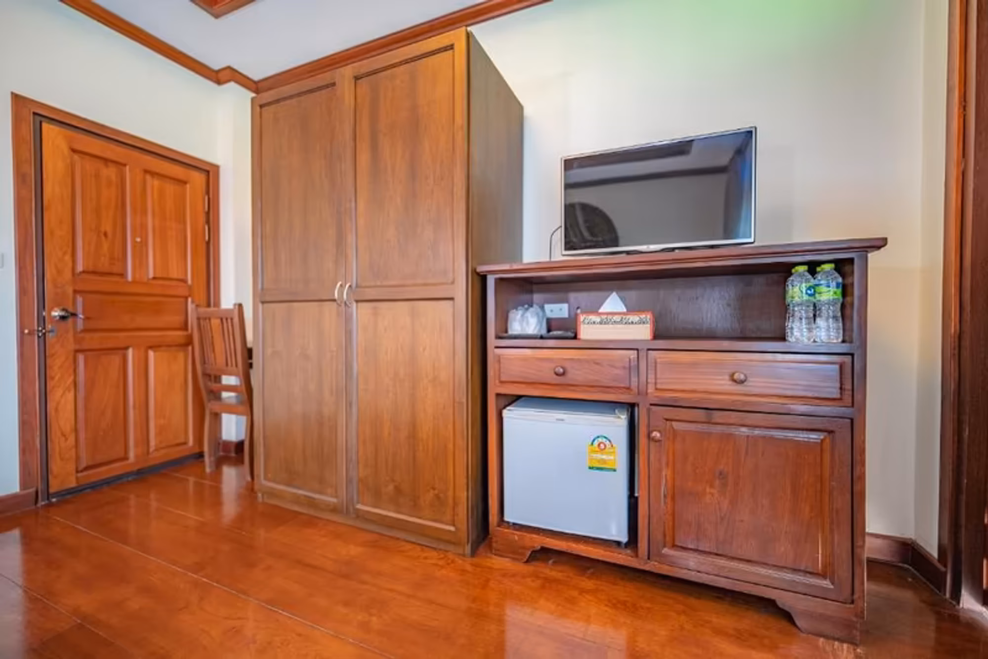 25 Bedroom Commercial - Image 14