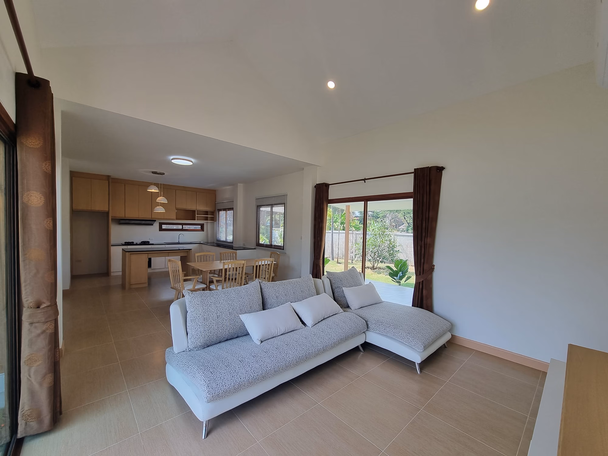 Detached House - Image 3