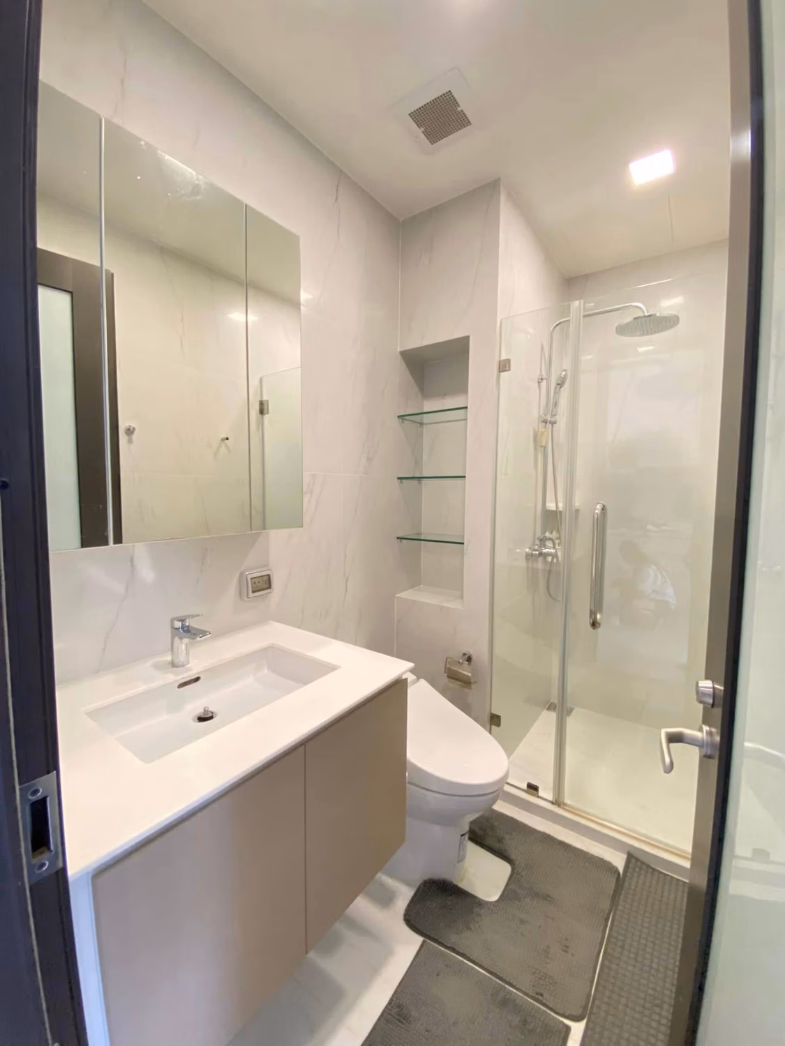 1 Bed Condo for Sale in Ratchathewi - Image 12