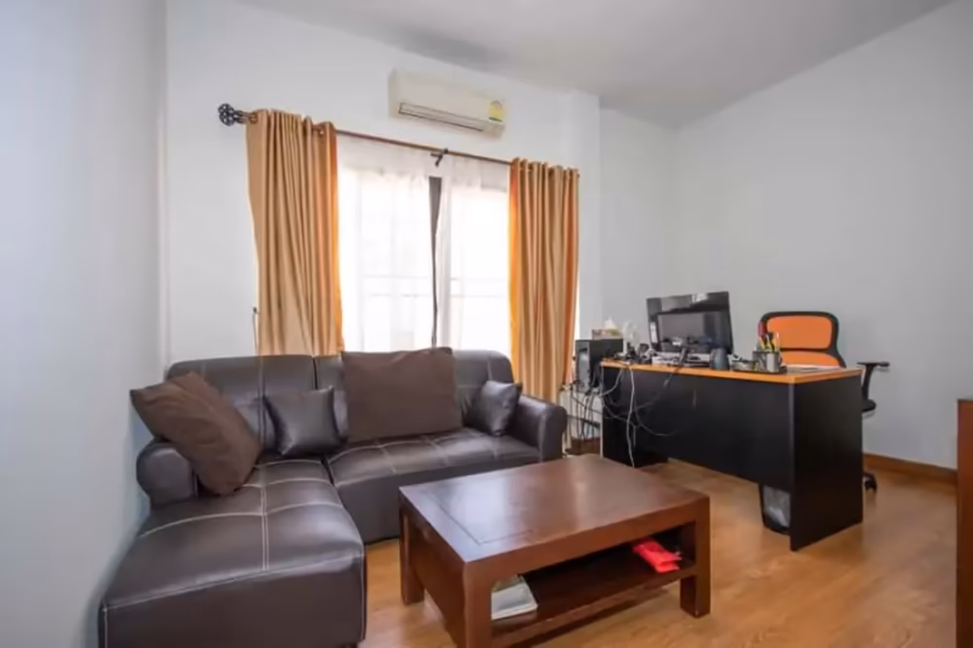 4 Bedroom House - Image 7