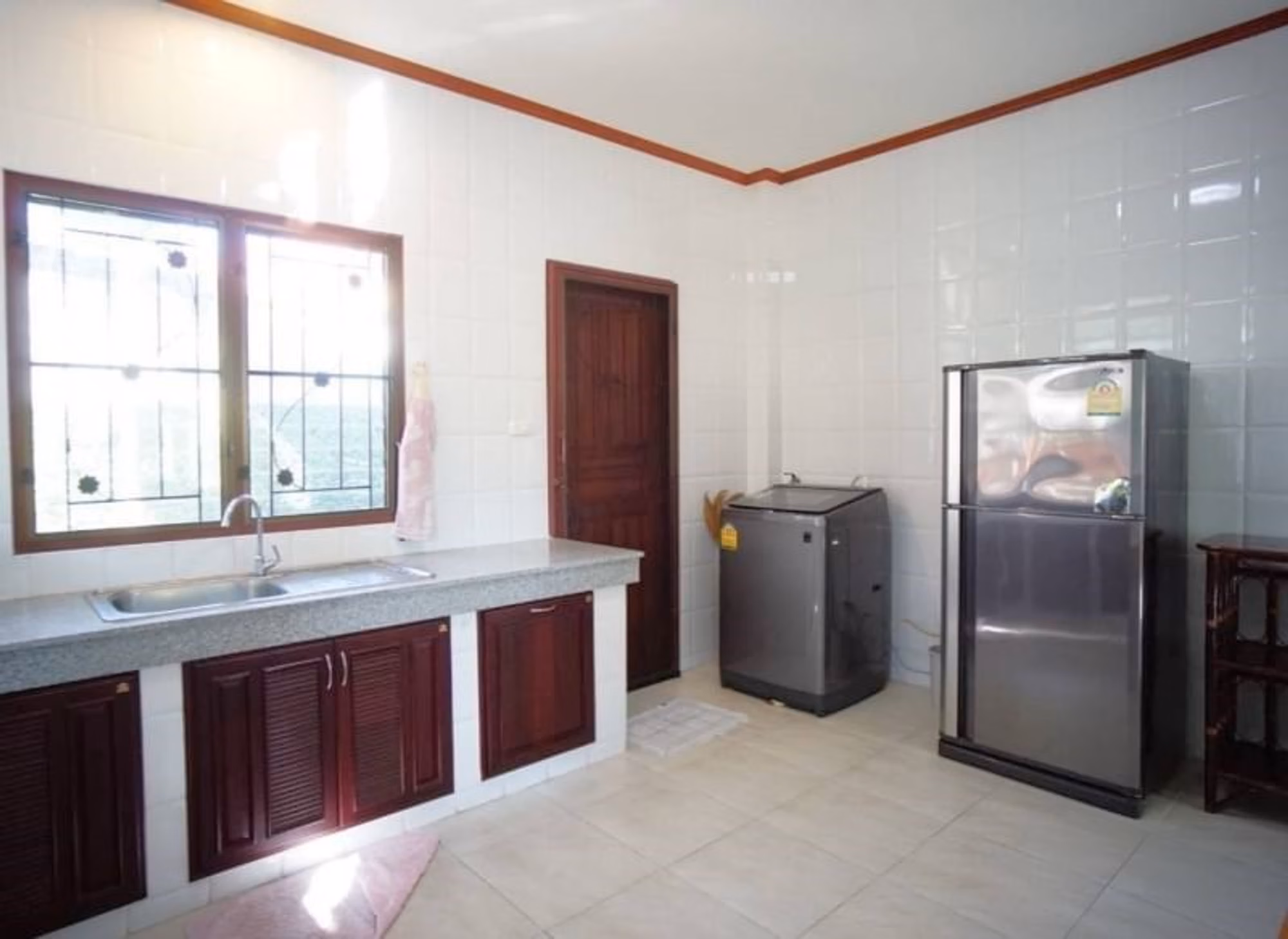 4 Bed House for Rent in Mueang Chiang Mai - Image 3