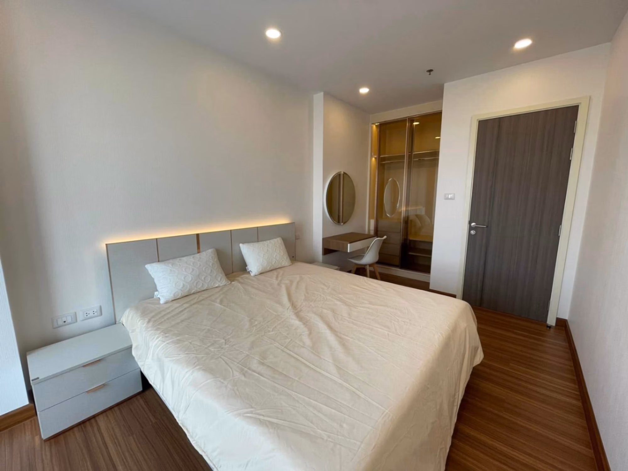 1 Bed Condo for Rent in Khlong San - Image 3