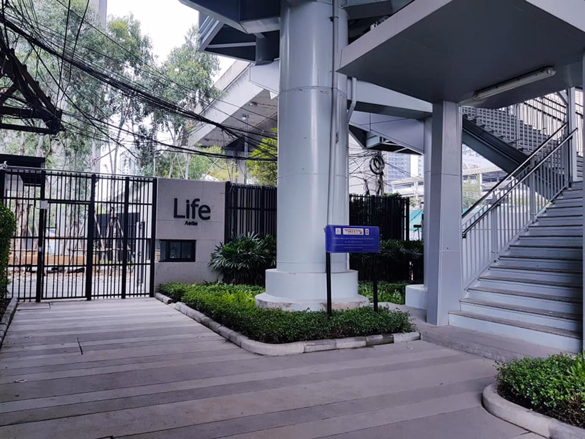 1 Bed Condo for Rent and Sale in Huai Khwang - Image 13