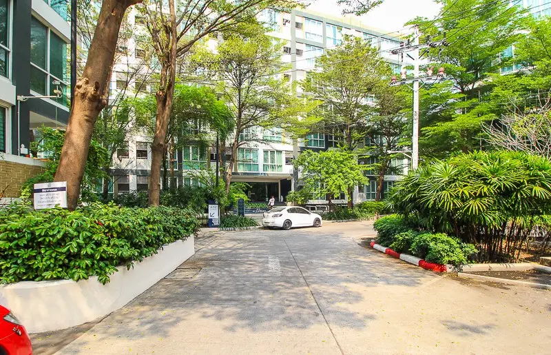 Studio for Sale/Rent in Huai Khwang - Image 30