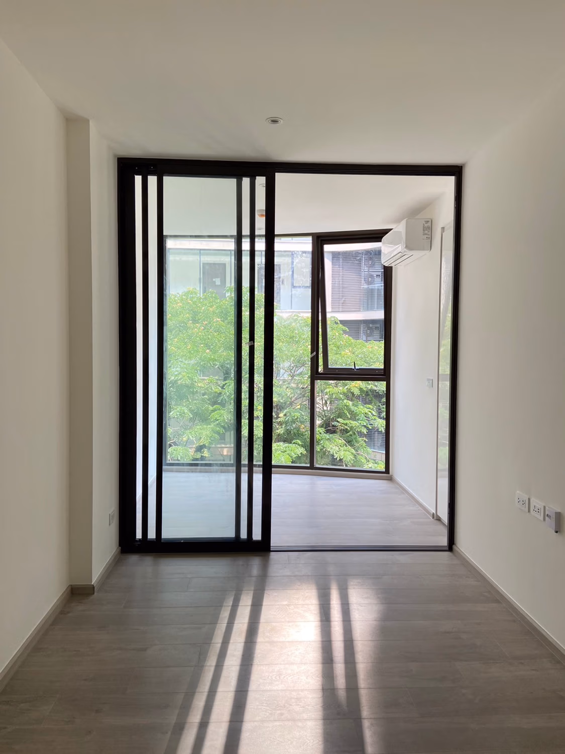 1 Bed Condo for Sale in Watthana - Image 1