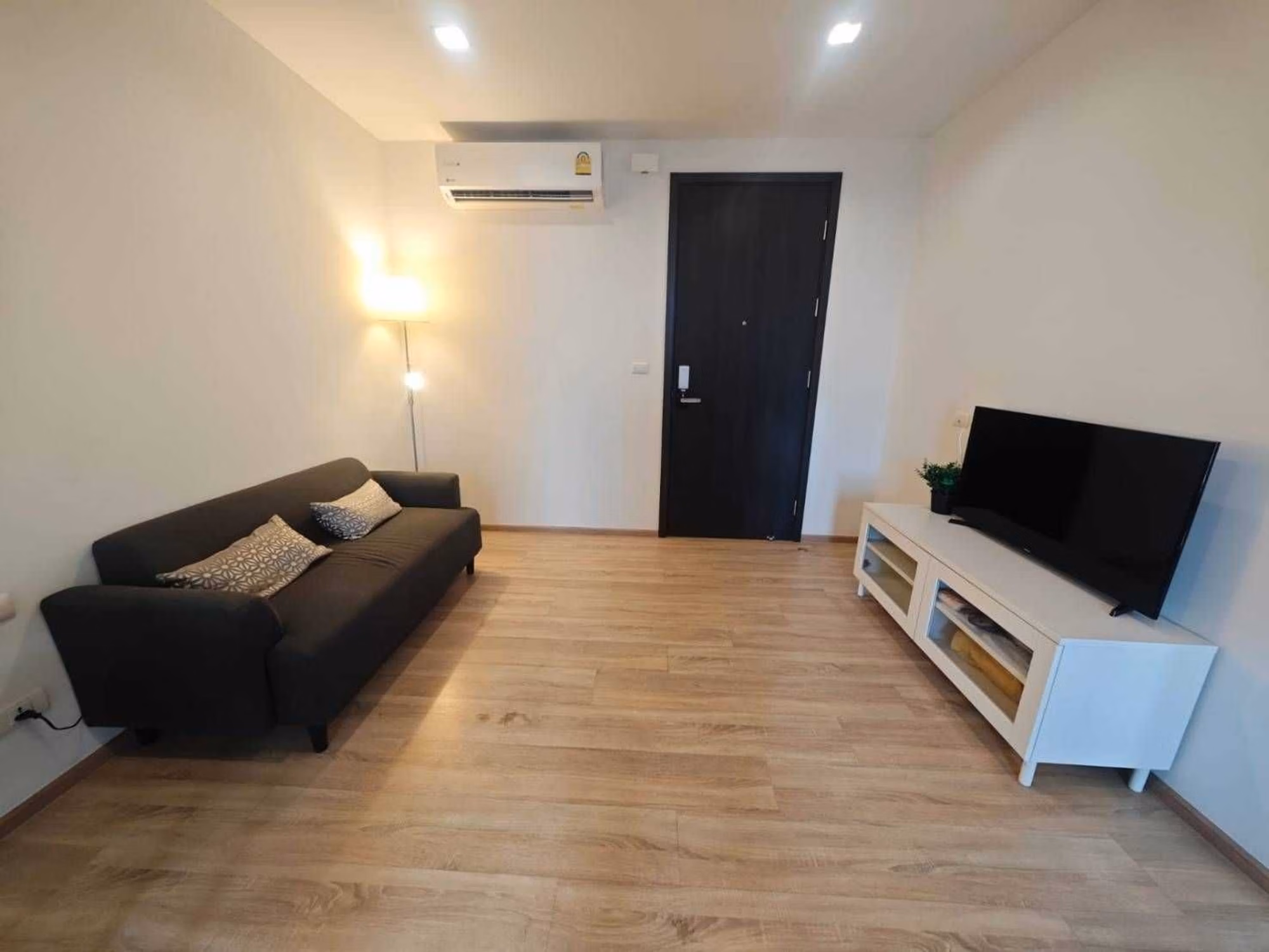 1 Bed Condo for Sale in Bang Kapi - Image 1