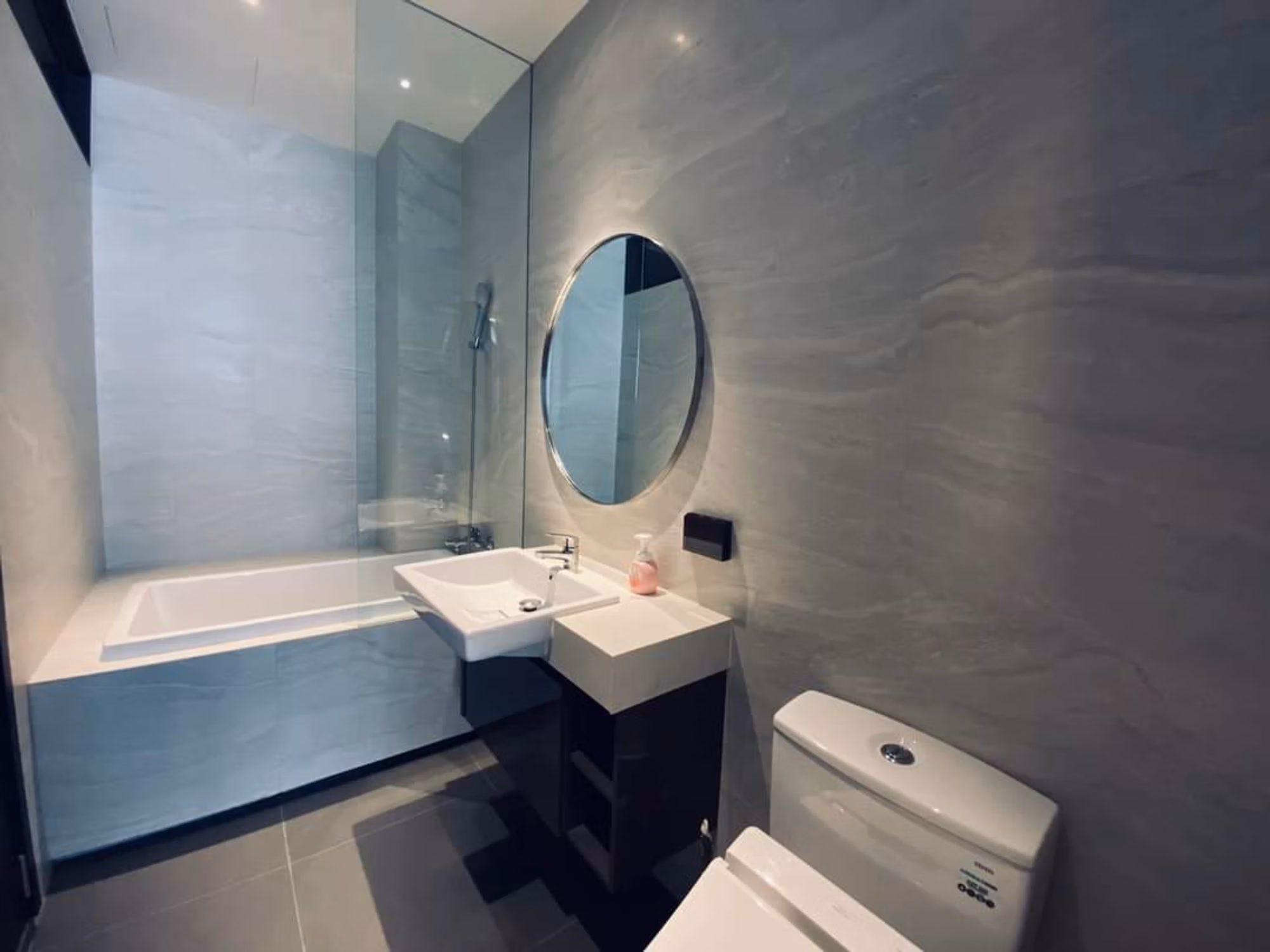 Condo - Image 4