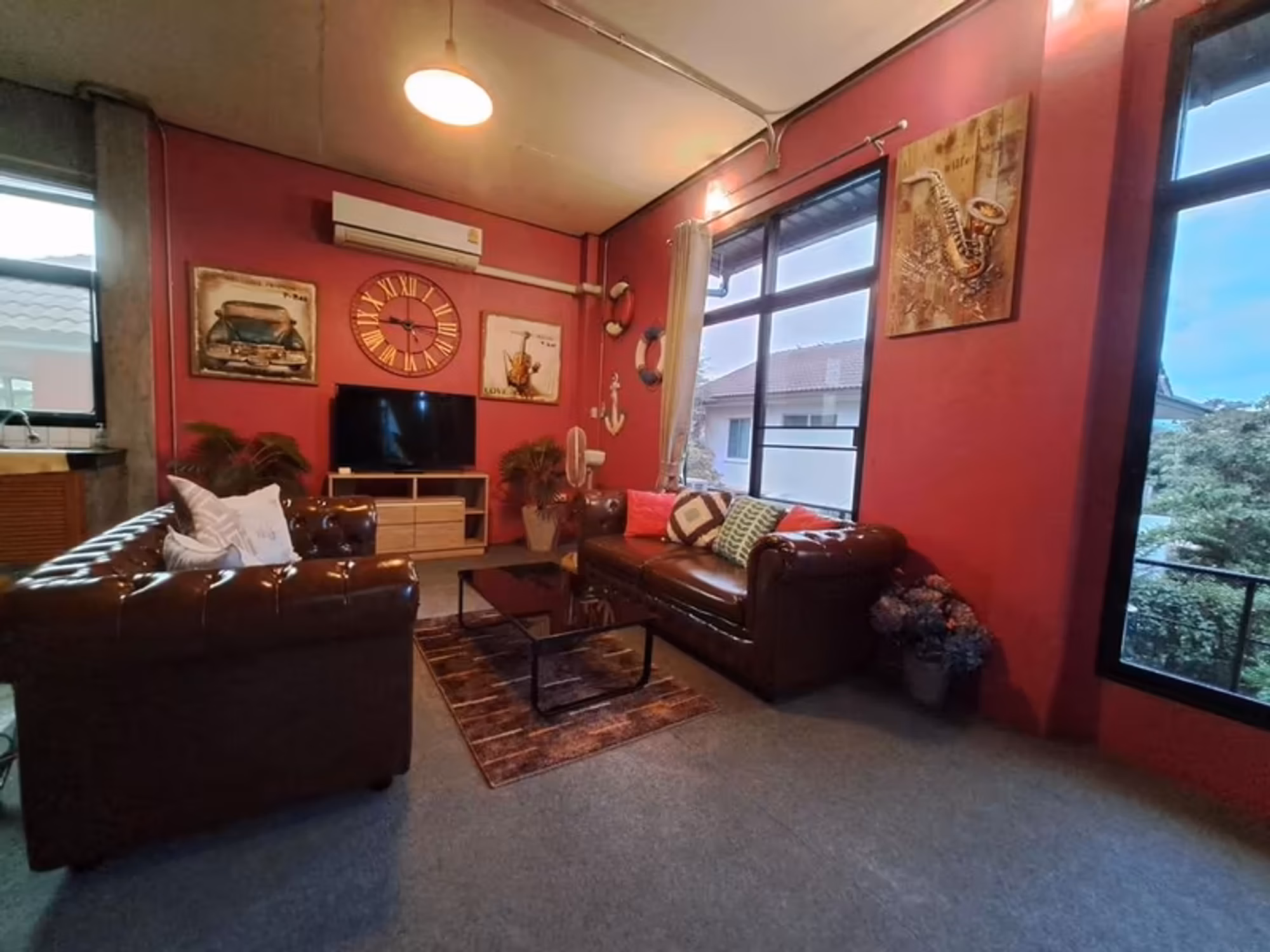 2-Story Loft Style House for Rent - Image 8
