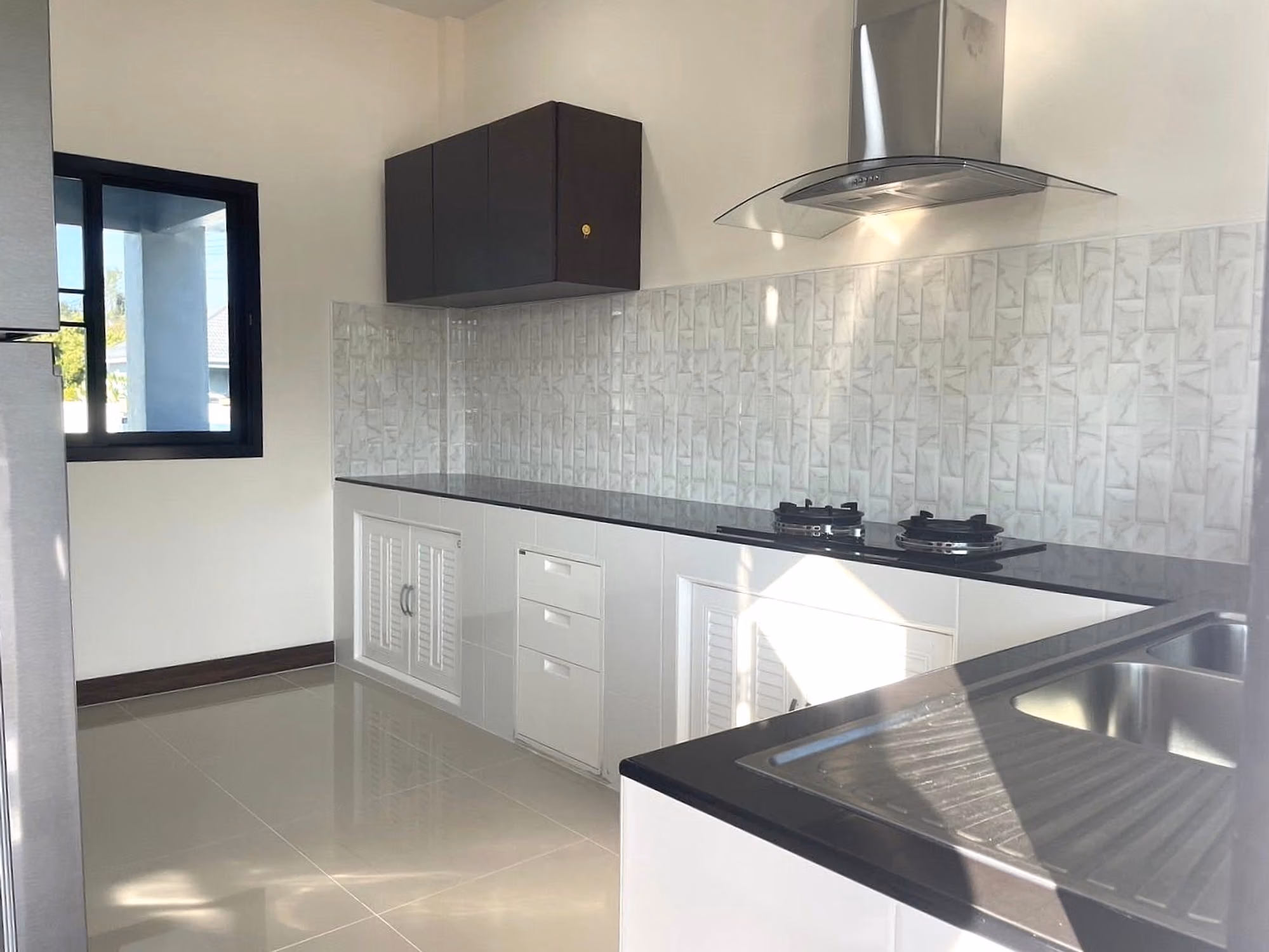 3 Bed House for Rent in San Sai - Image 3