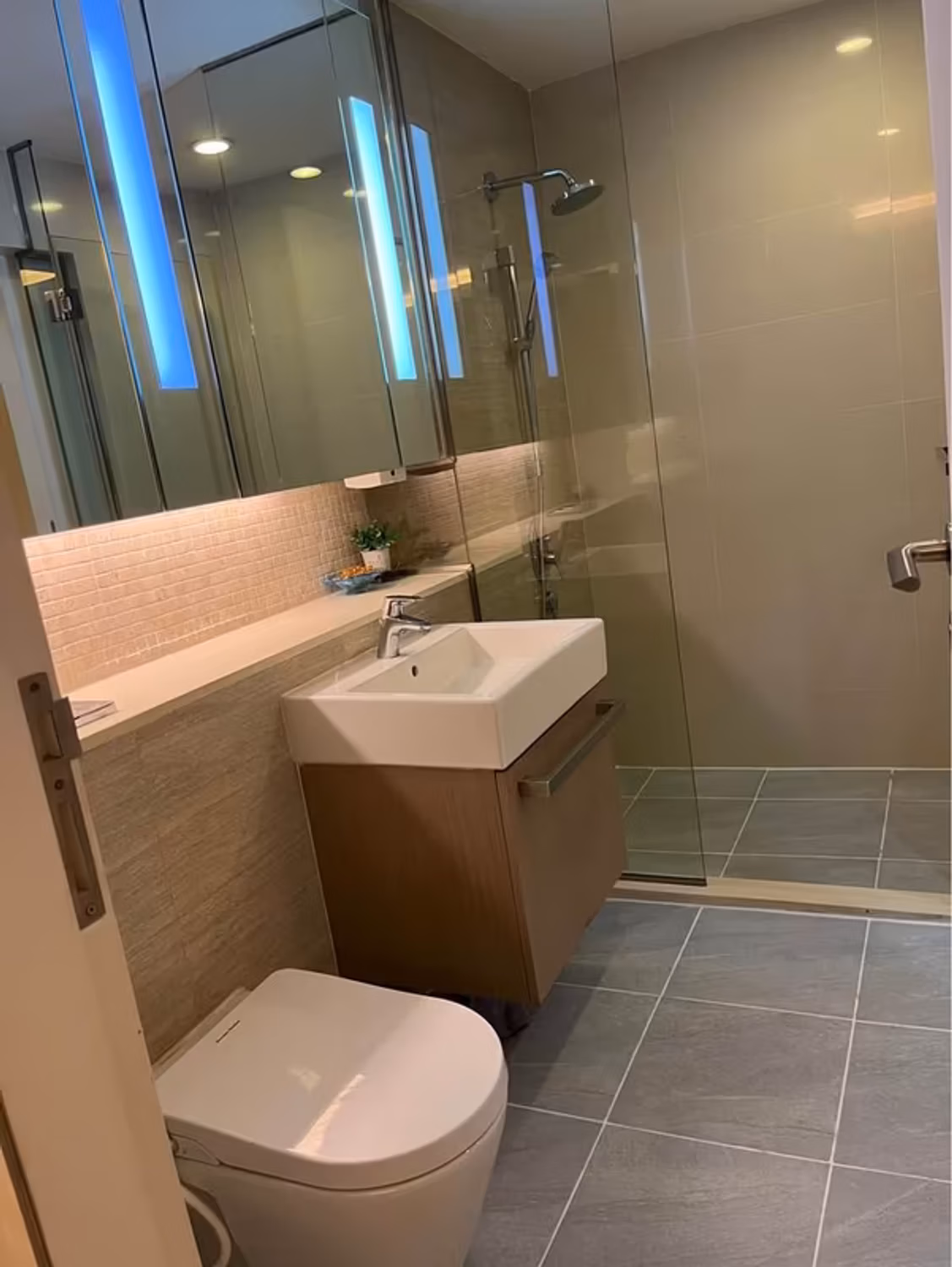 1 Bedroom Condo - Image 6