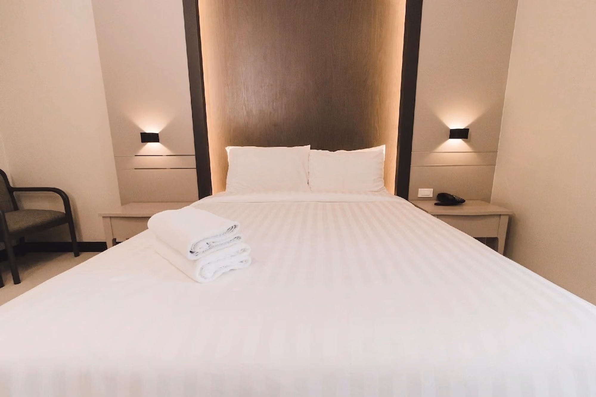 77 ห้องนอน อาคารพานิชย์ สำหรับ จำหน่าย ใน Huai Khwang - Image 4