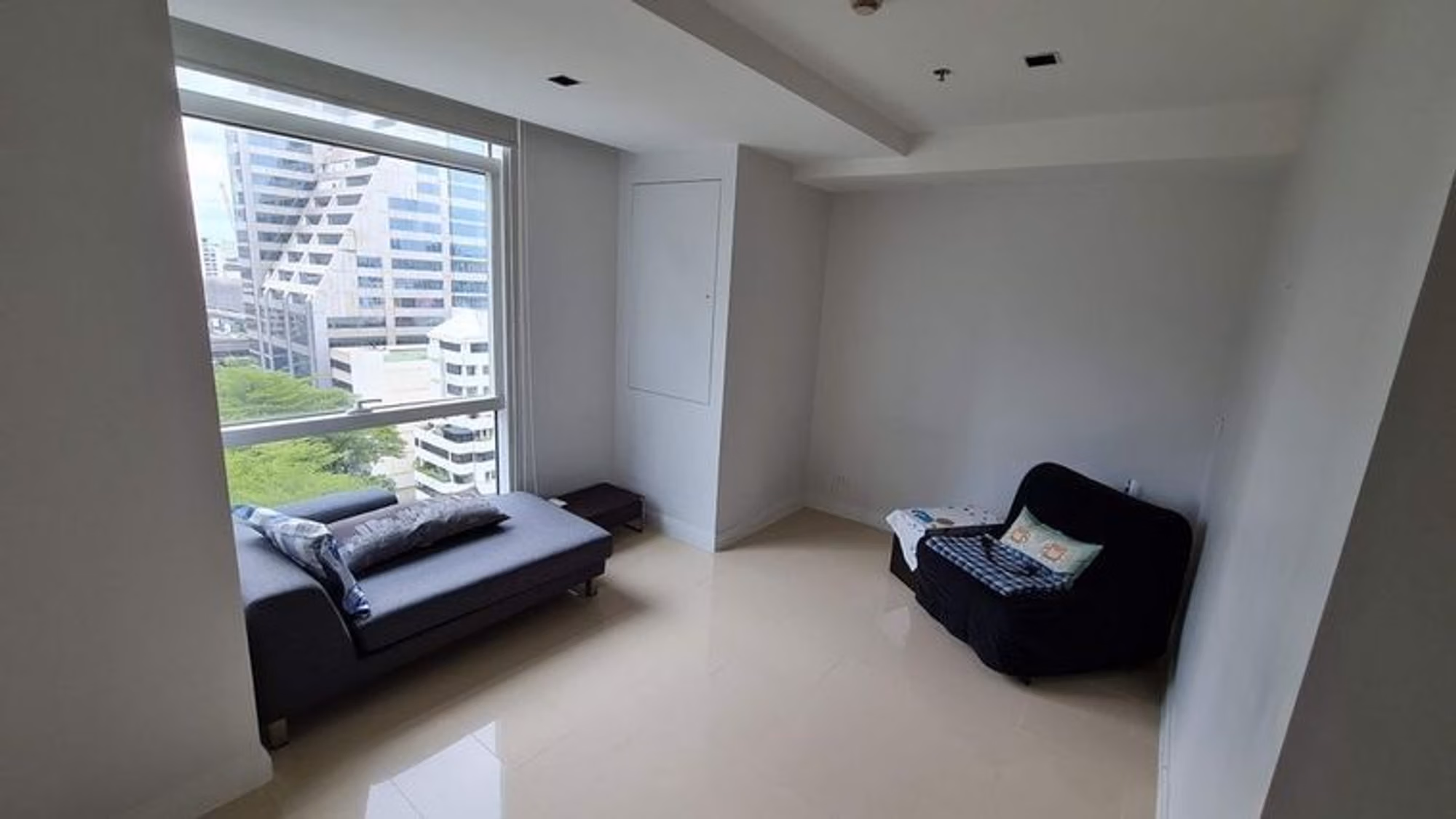 3 Bed Condo for Sale Near Phloen Chit BTS - Image 3