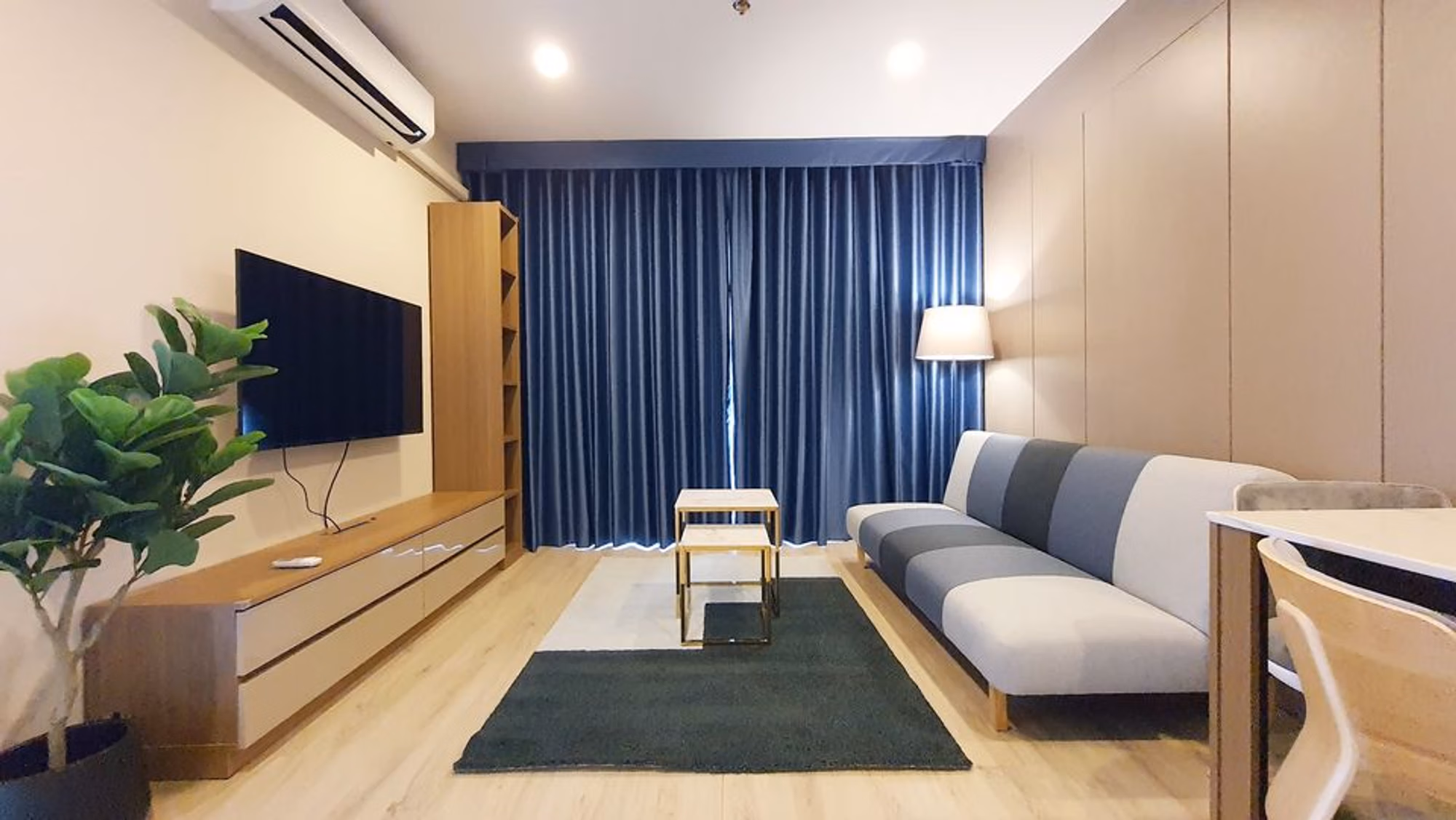 Condo for Rent at Vista Garden - Image 1