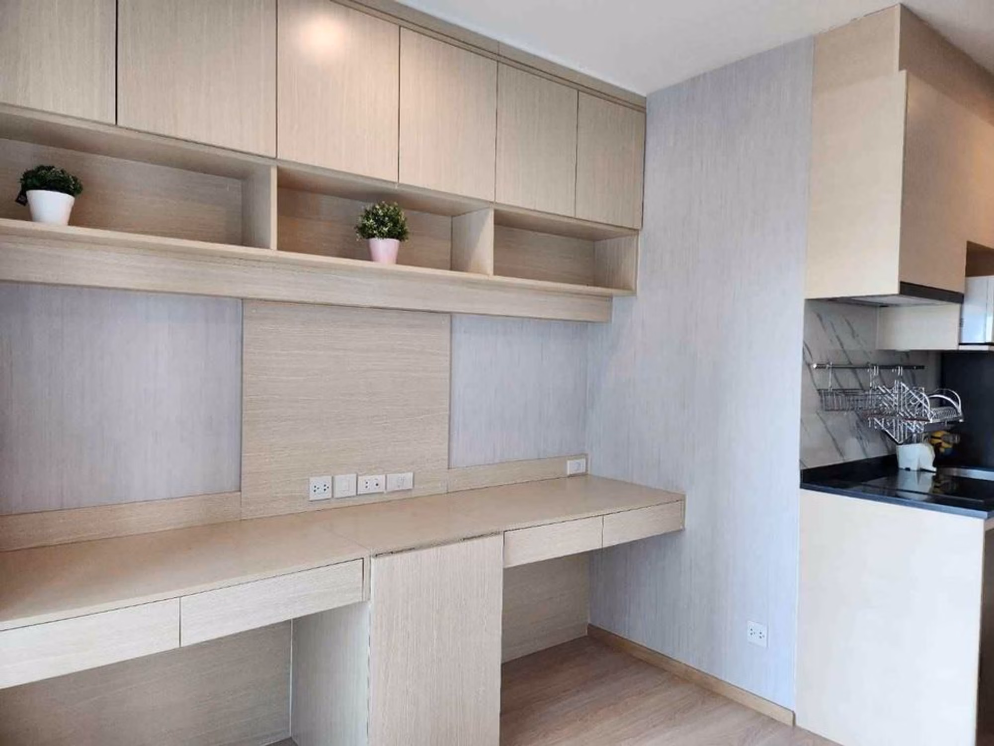 1 Bed Condo for Sale in Huai Khwang - Image 3