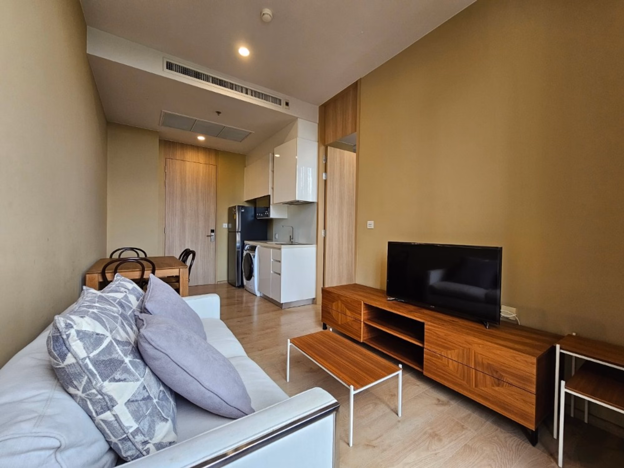 Condo - Image 2