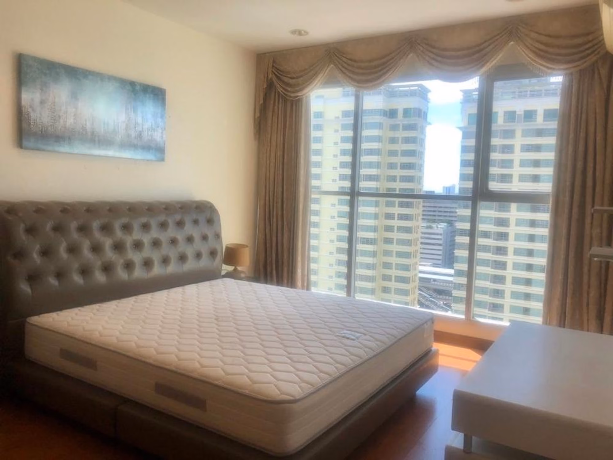 2 Bed Condo for Rent and Sale in Ratchathewi - Image 2
