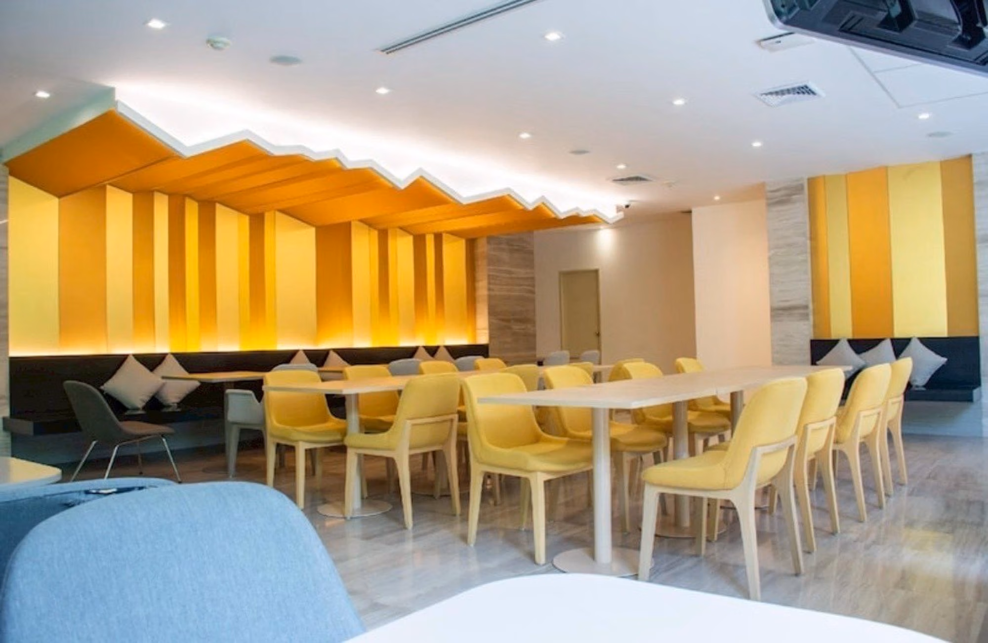 70 Bed Commercial for Rent in Ratchathewi - Image 11