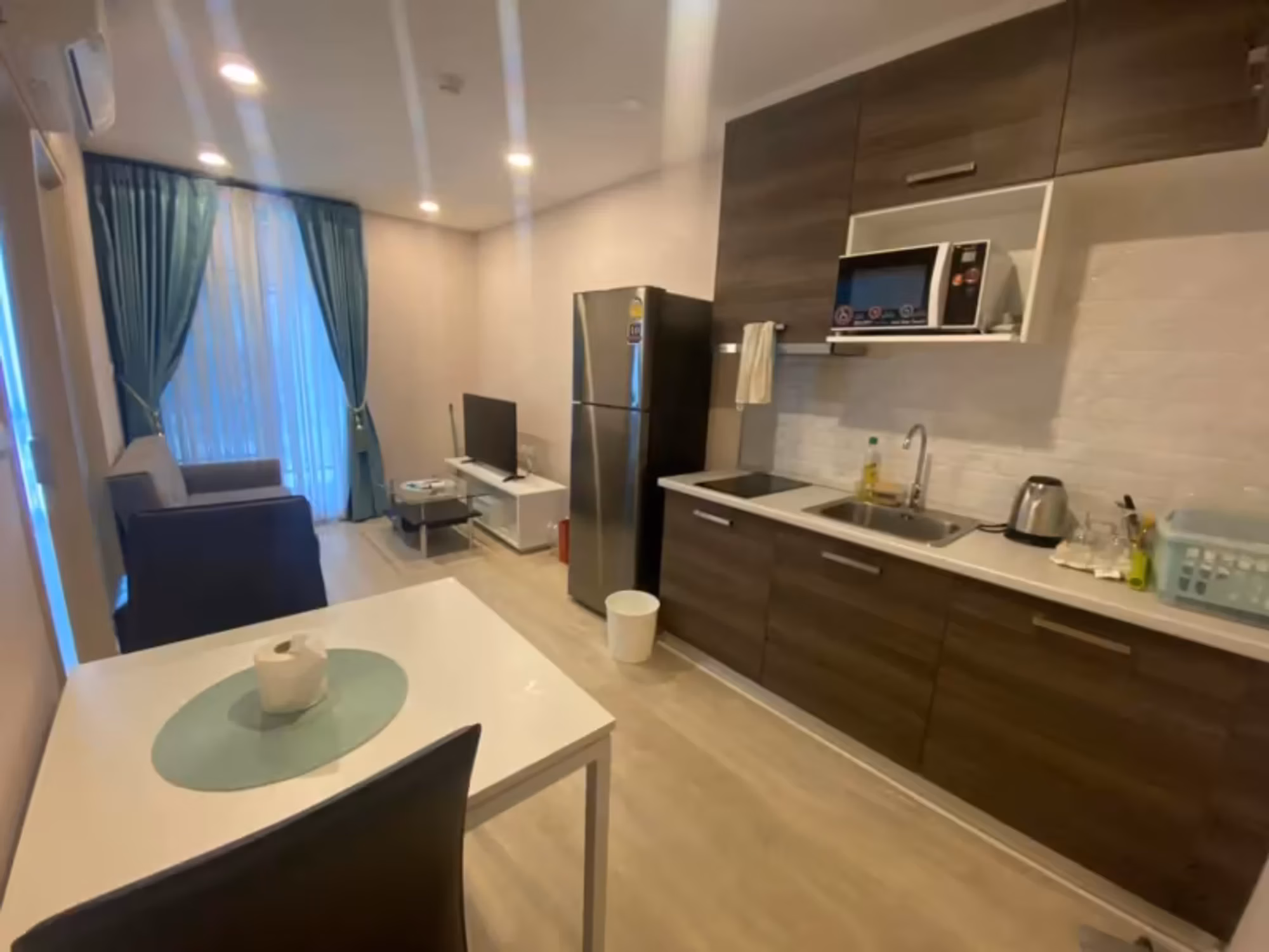 1 Bedroom Condo - Image 1
