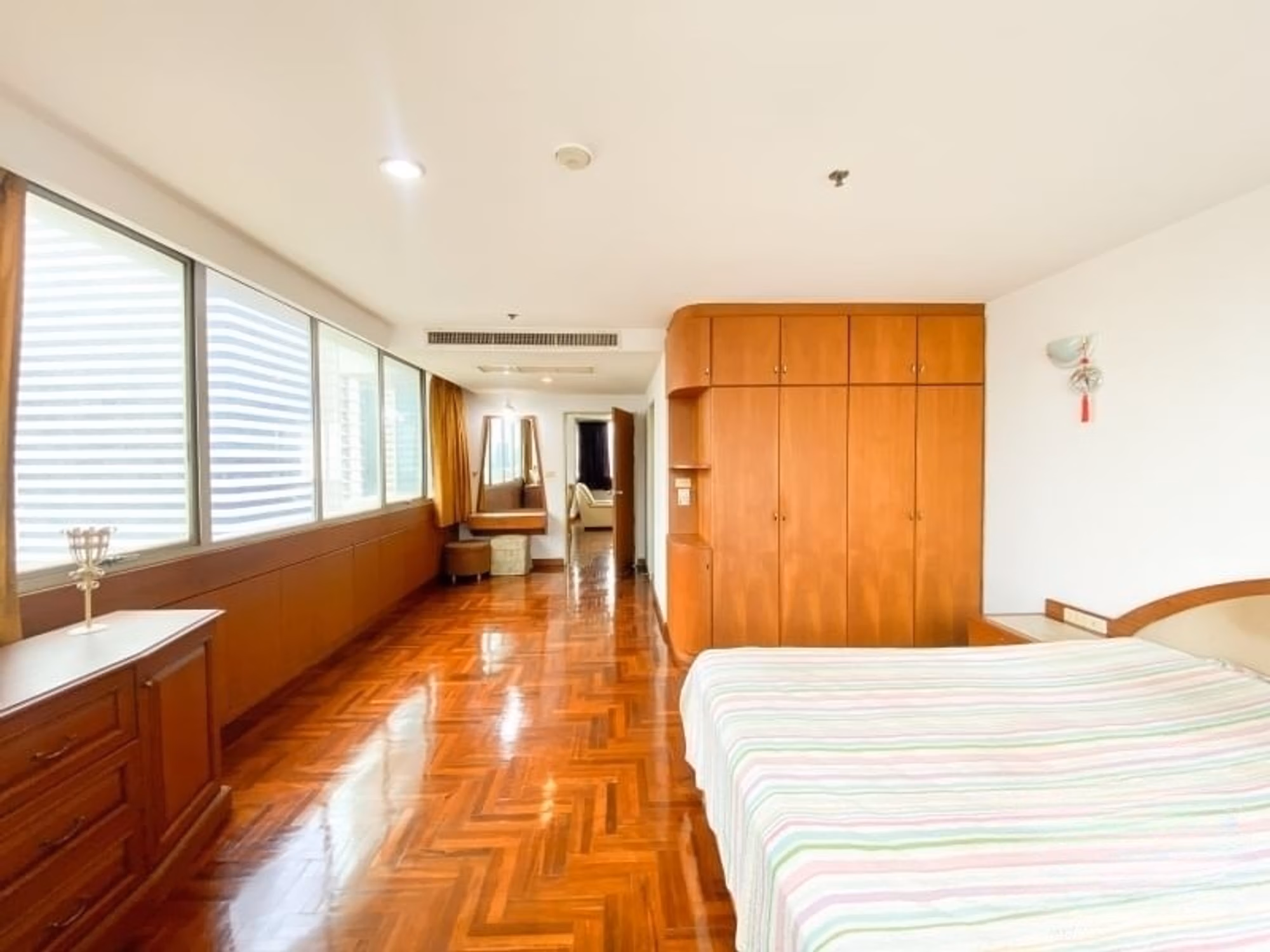 2 Bed Condo for Sale in Watthana - Image 7