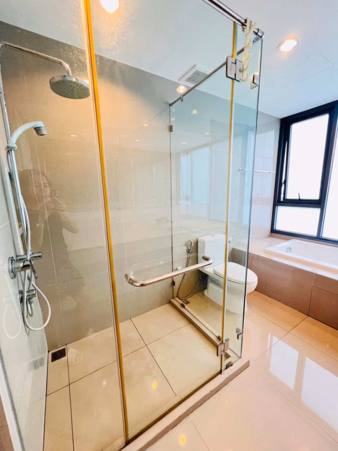 2 Bed Condo for Sale in Khlong Toei - Image 5