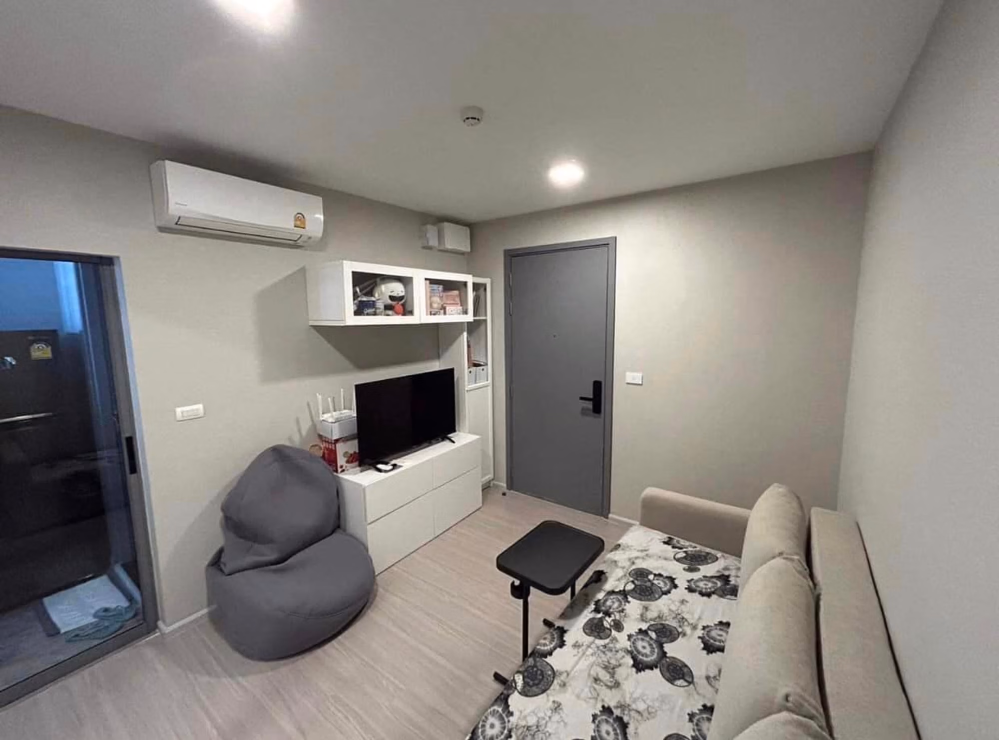 Condo for Sale at QUINTARA PHUME SUKHUMVIT - Image 1