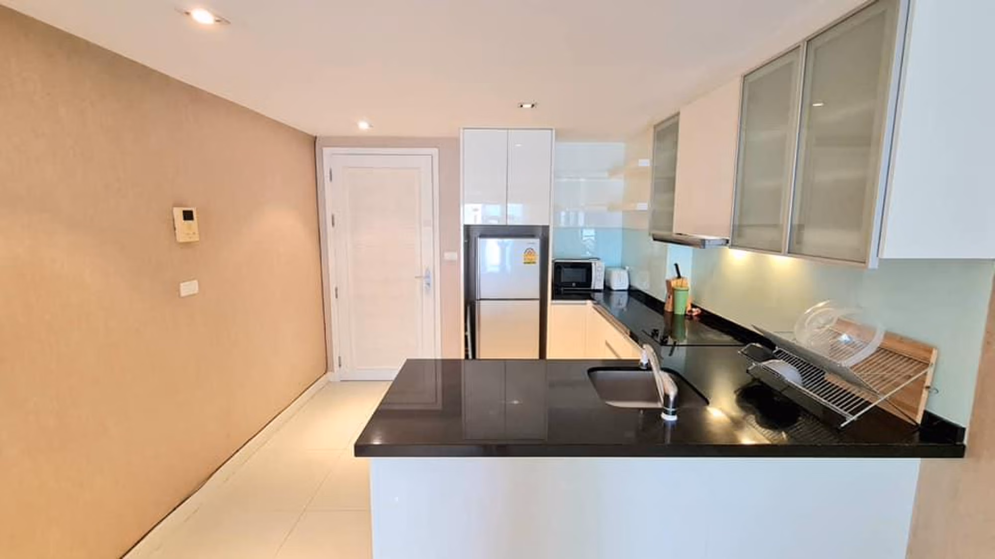 Condo - Image 4
