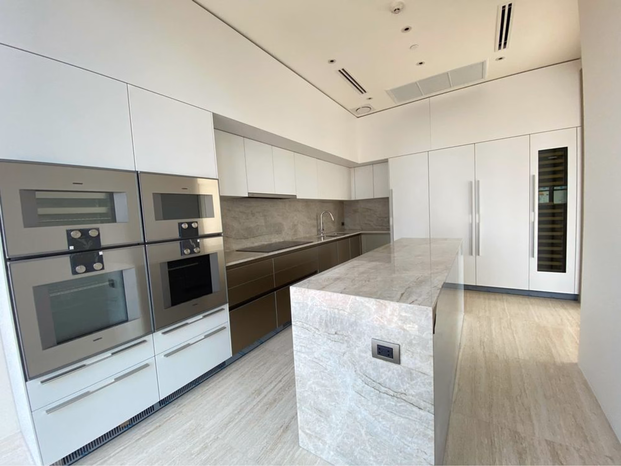 Condo - Image 7