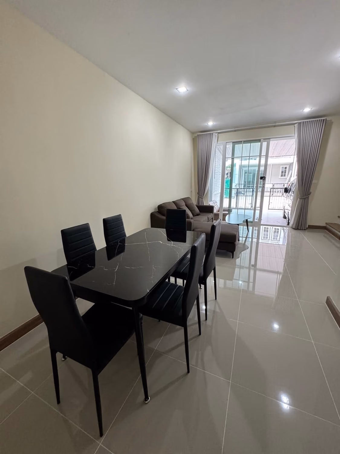 4 Bed Townhouse for Rent in Mueang Chiang Mai - Image 3
