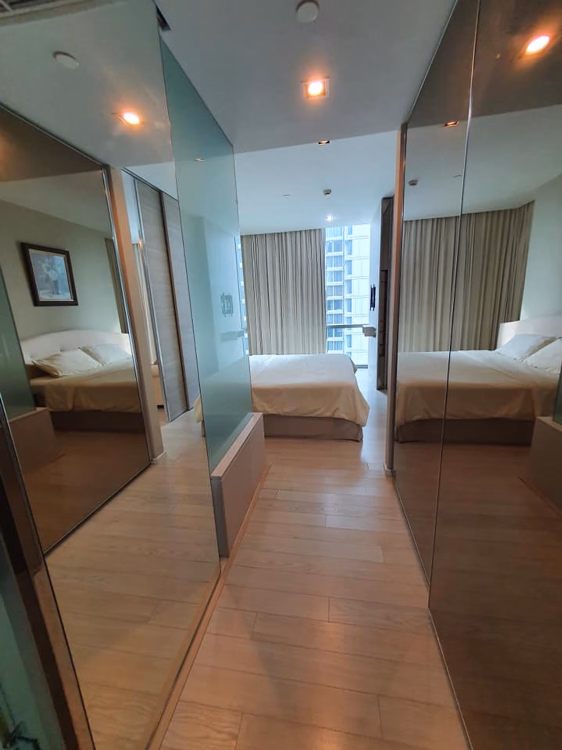 The Room Sukhumvit 21 - Image 15