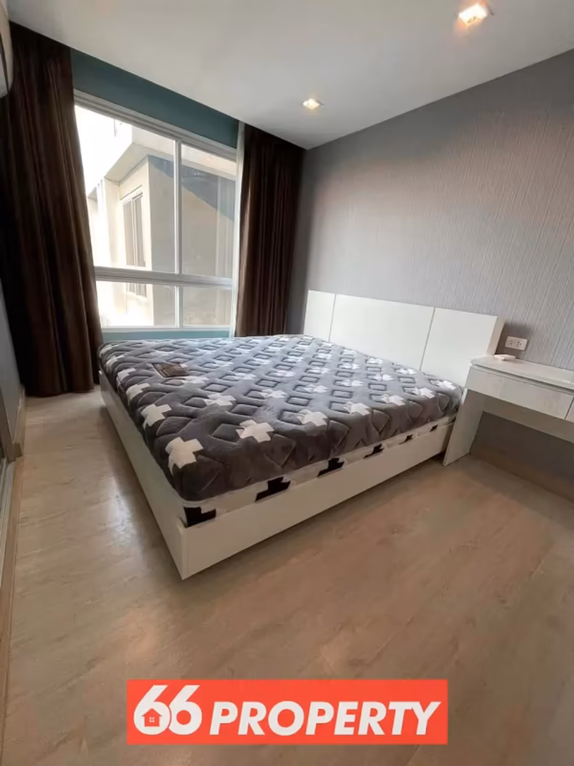 1 Bedroom Condo - Image 1