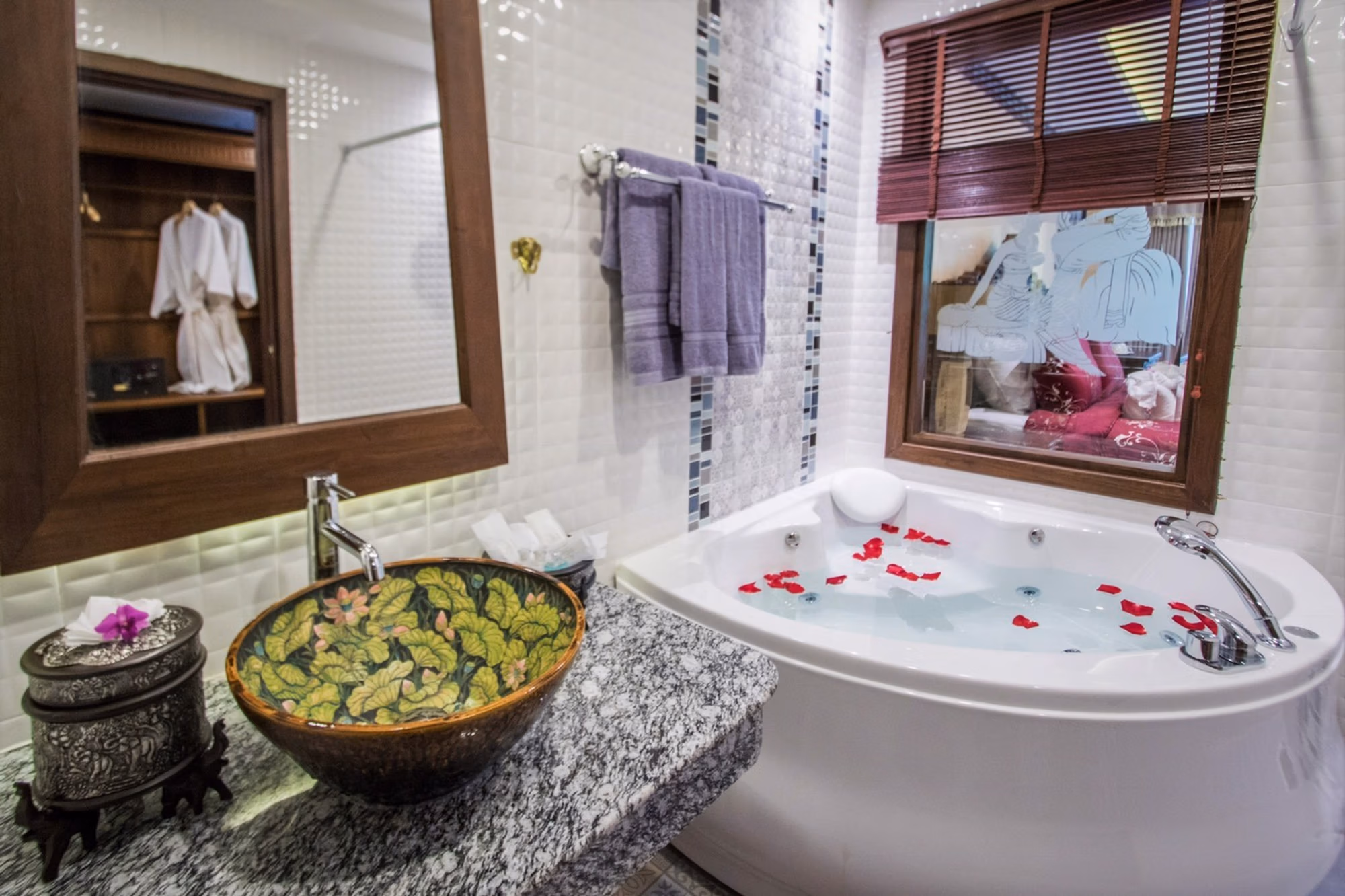 24 Bed Commercial for Sale in Mueang Chiang Mai District - Image 6