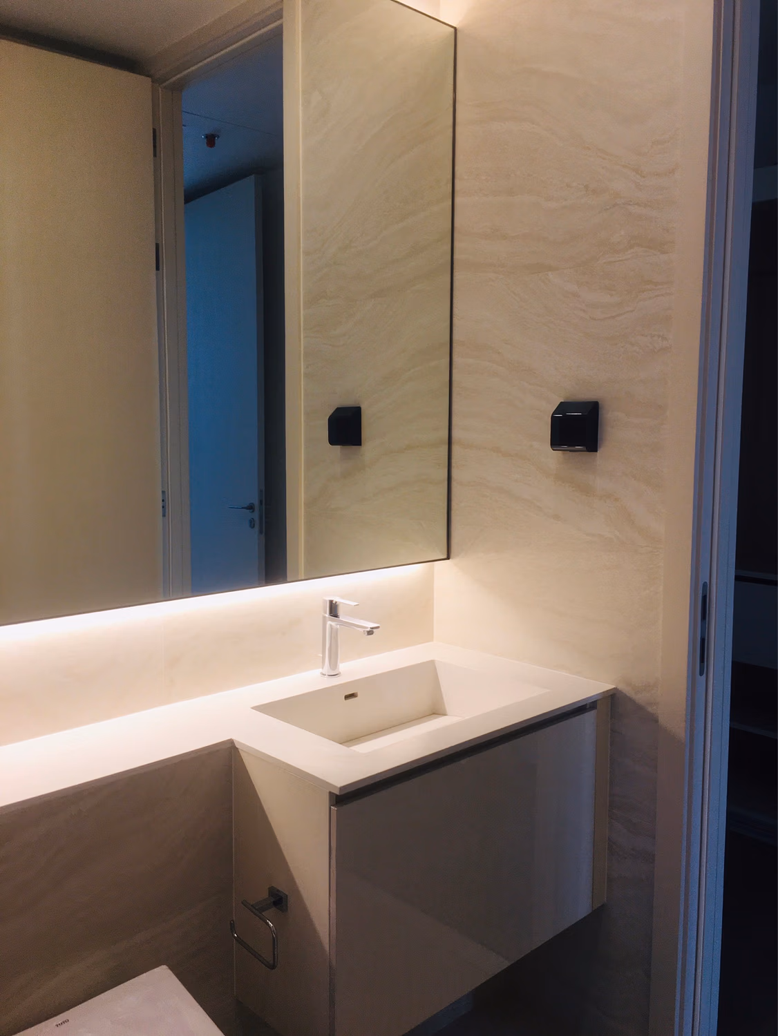 Condo for Rent at The Strand Thonglor - Image 18