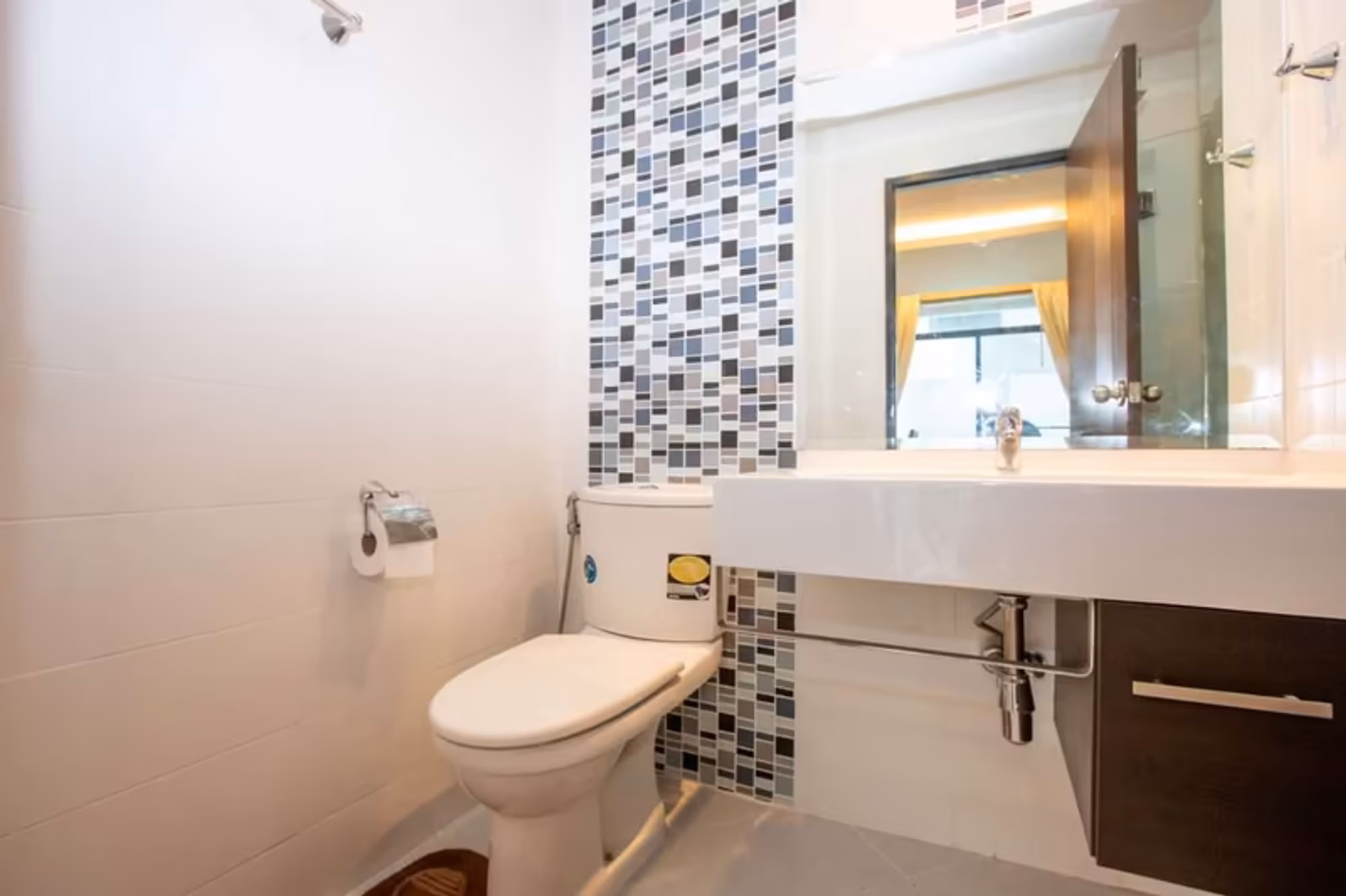 Jigsaw Condo - Image 9
