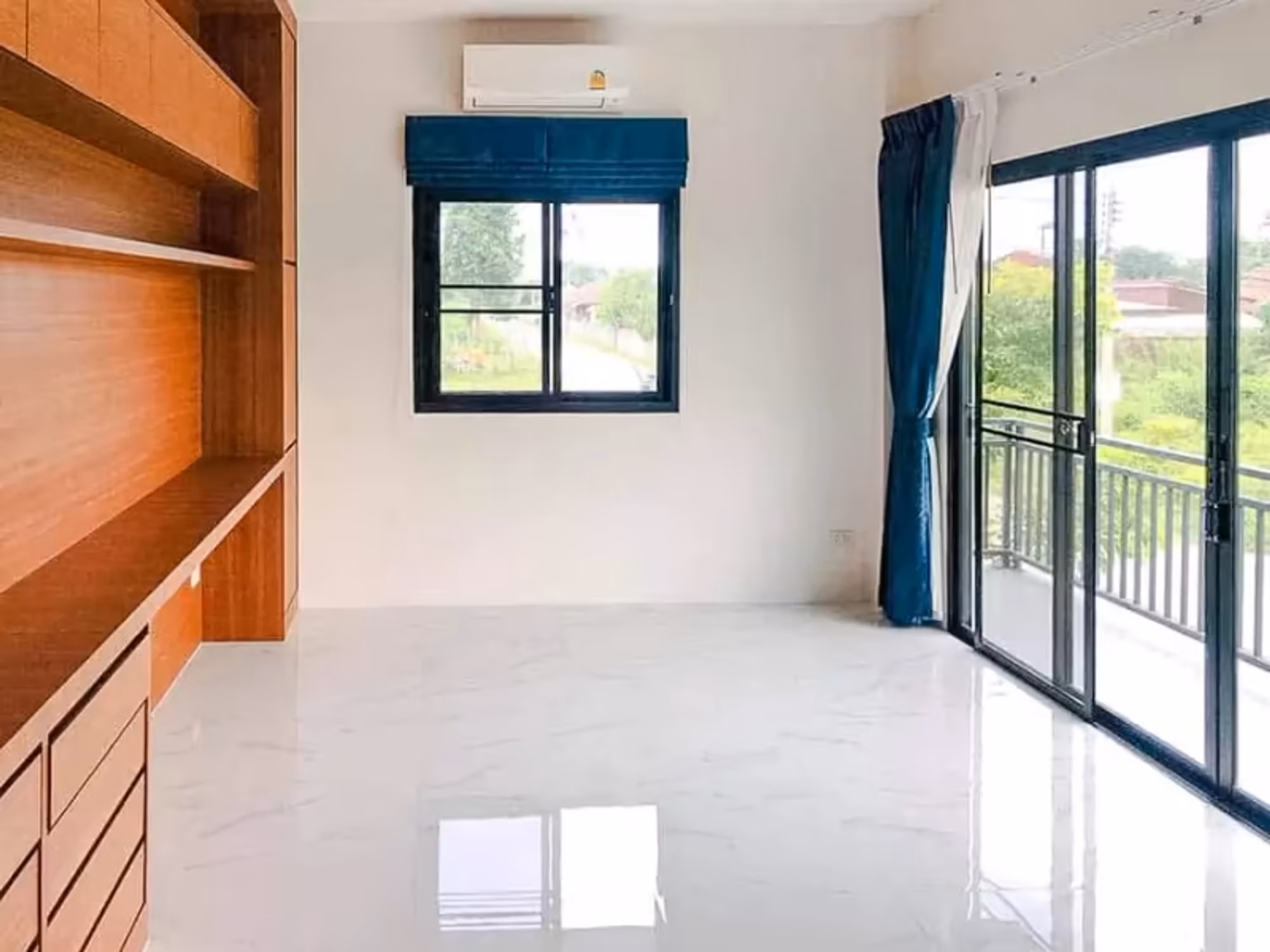 4 Bedroom House - Image 10